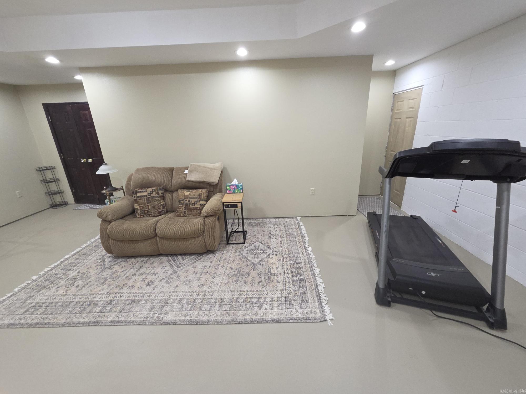 LAKERIDGE ESTATES - Residential