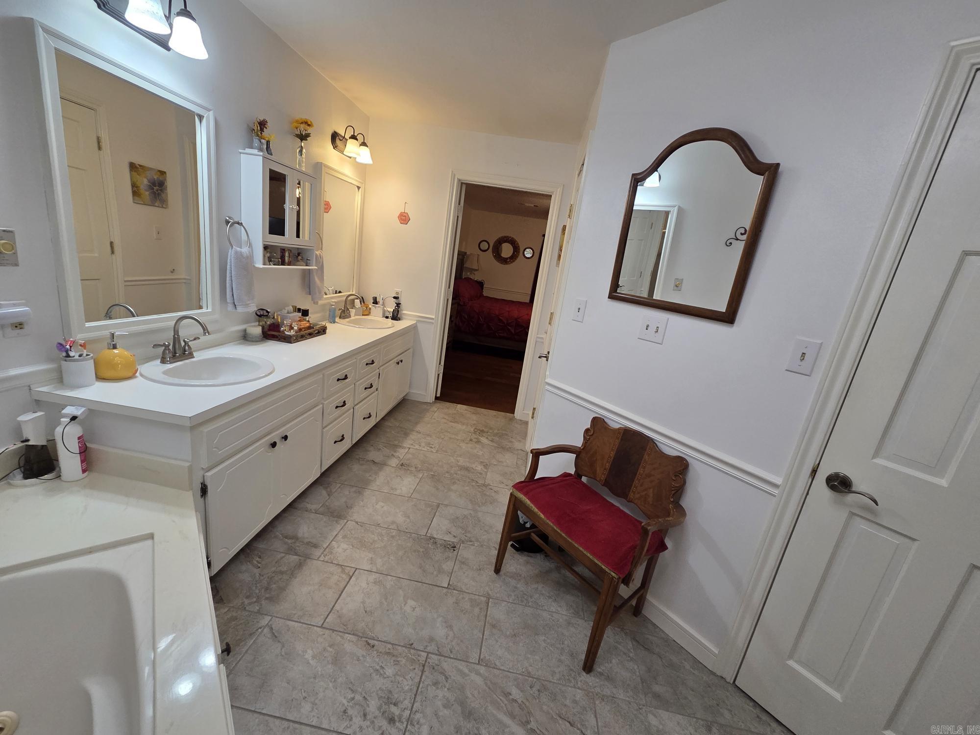 LAKERIDGE ESTATES - Residential