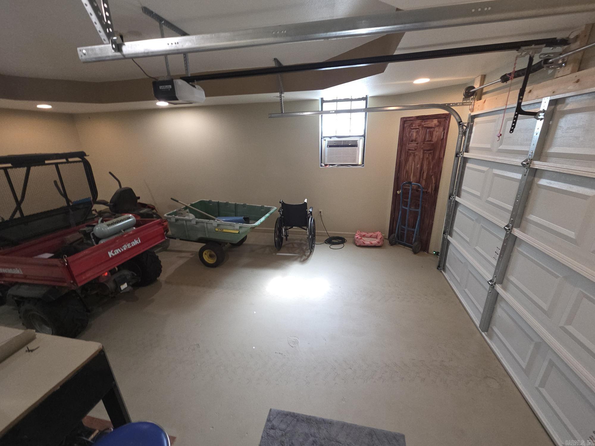 LAKERIDGE ESTATES - Residential