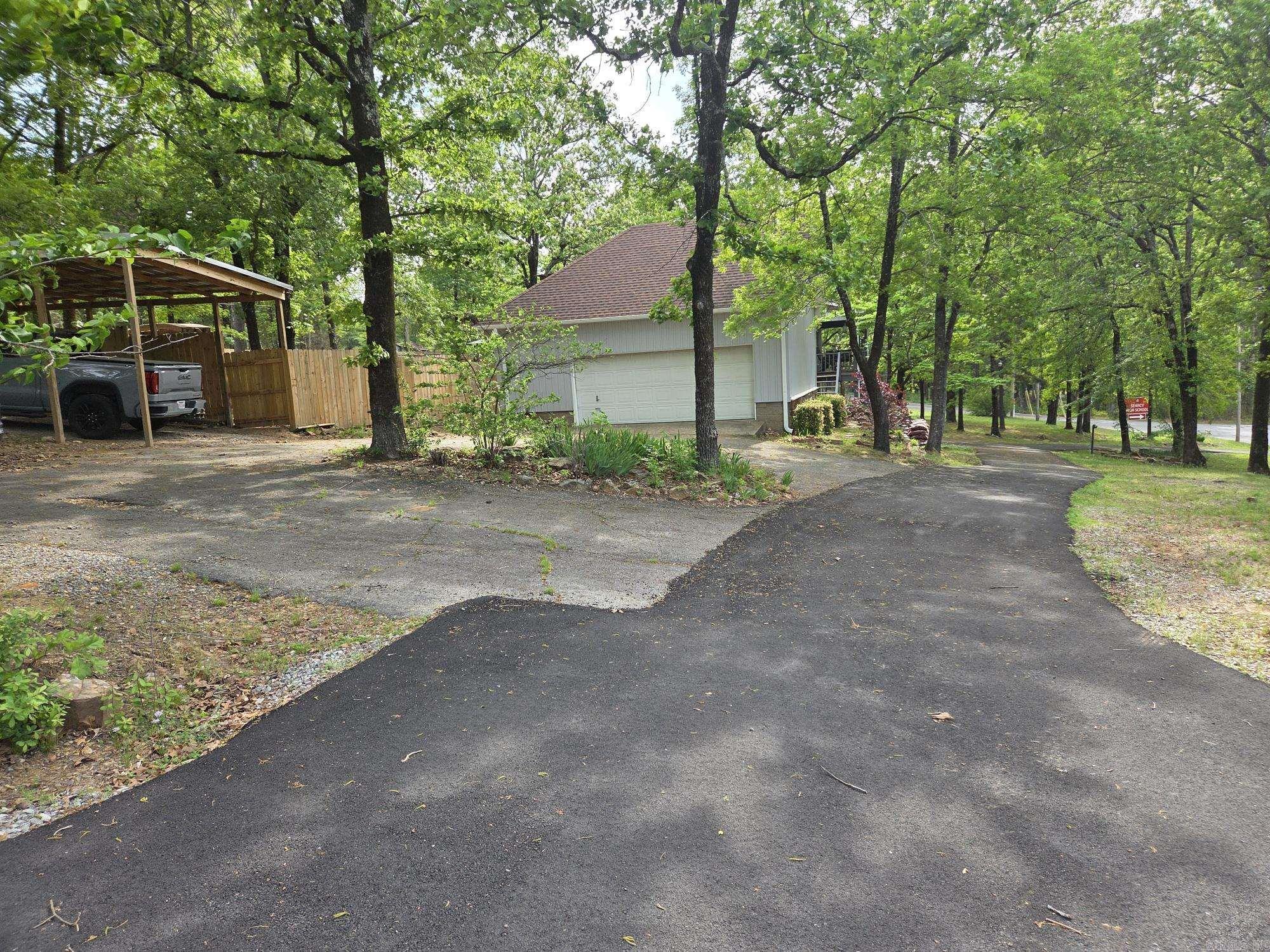 LAKERIDGE ESTATES - Residential