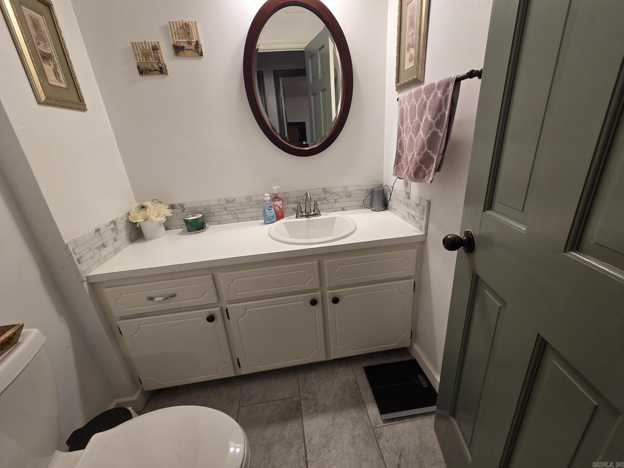 LAKERIDGE ESTATES - Residential