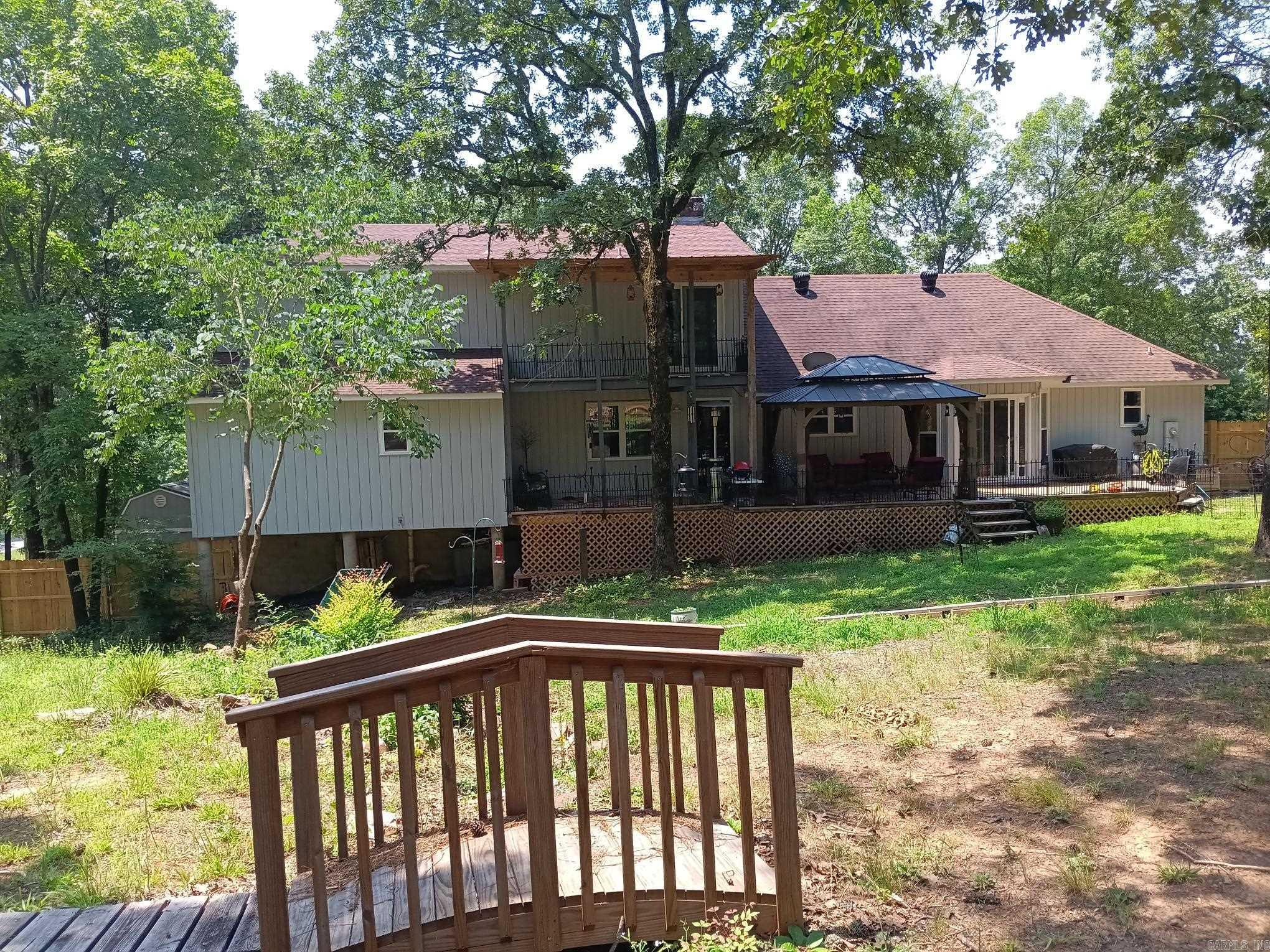 LAKERIDGE ESTATES - Residential