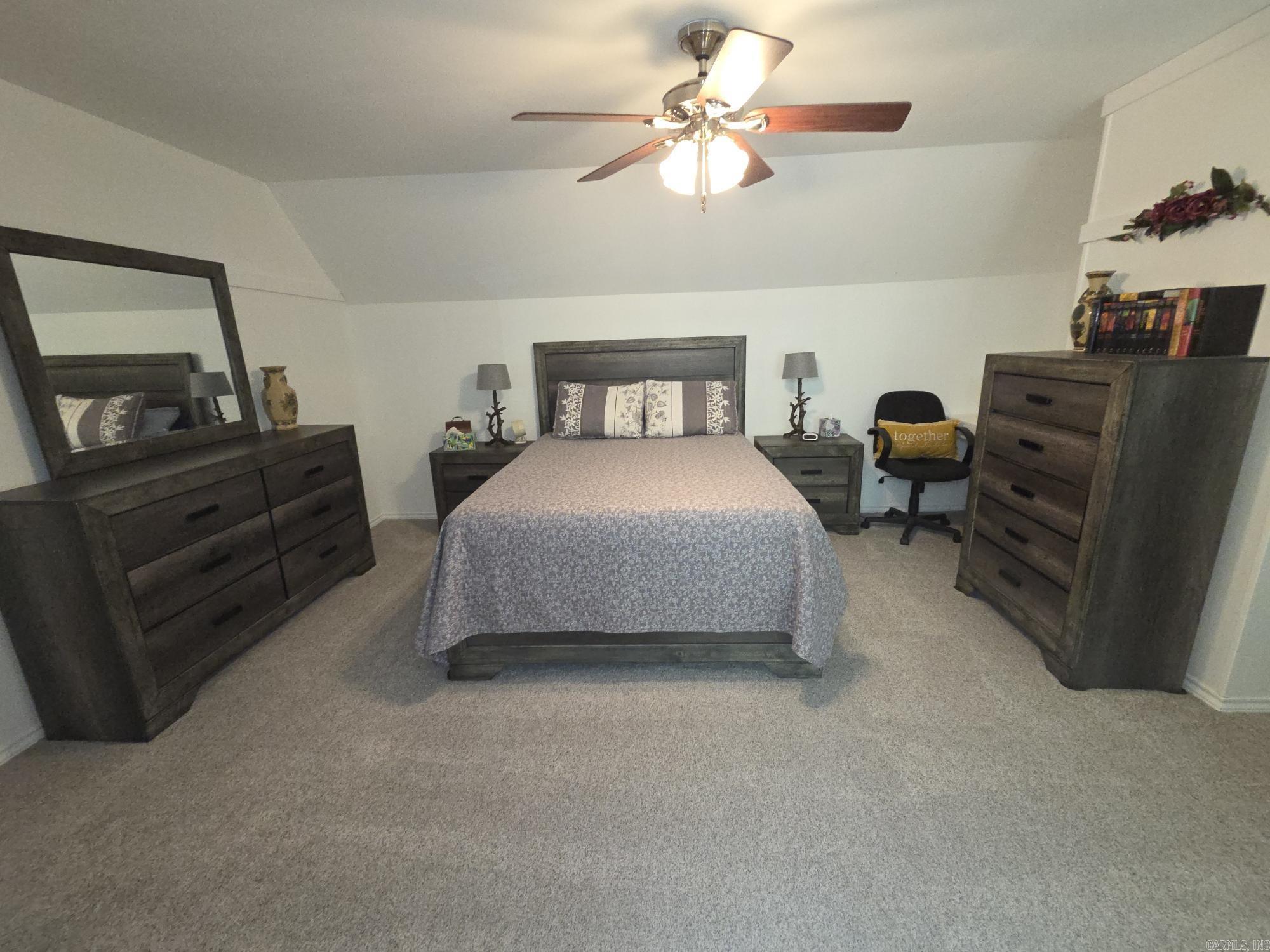 LAKERIDGE ESTATES - Residential