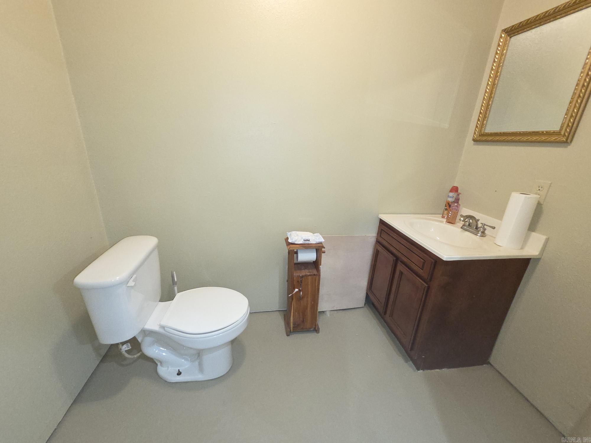 LAKERIDGE ESTATES - Residential