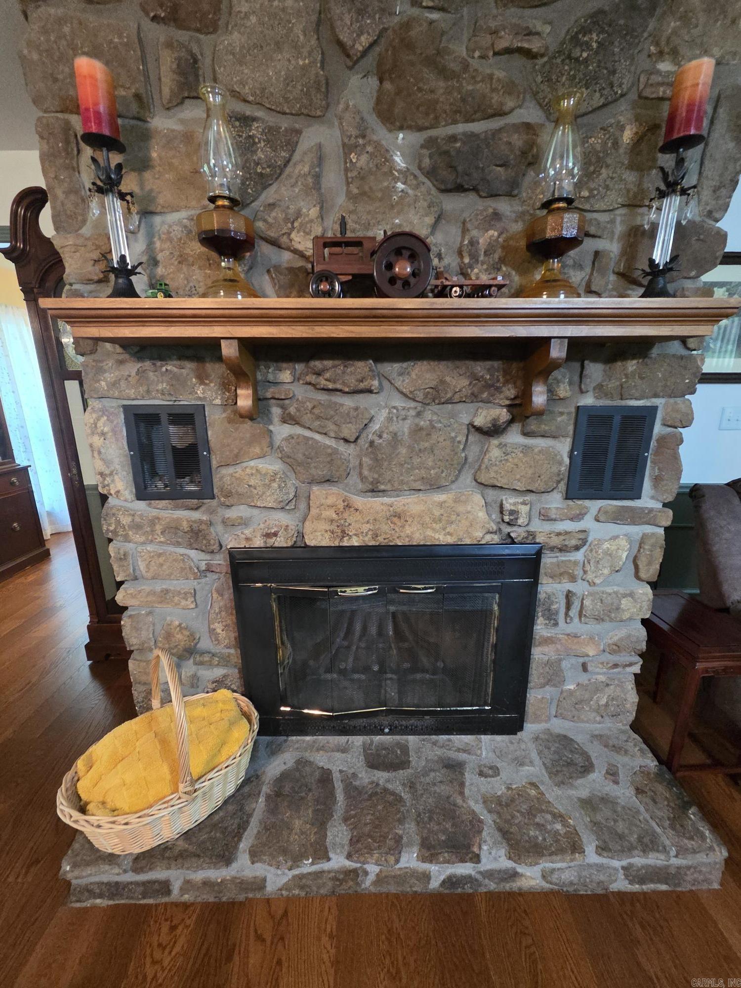 LAKERIDGE ESTATES - Residential