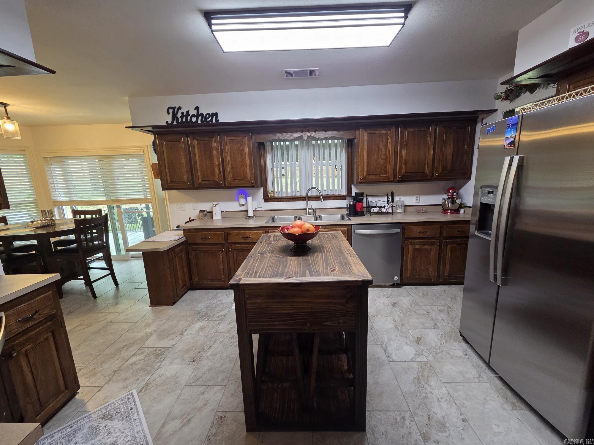 LAKERIDGE ESTATES - Residential