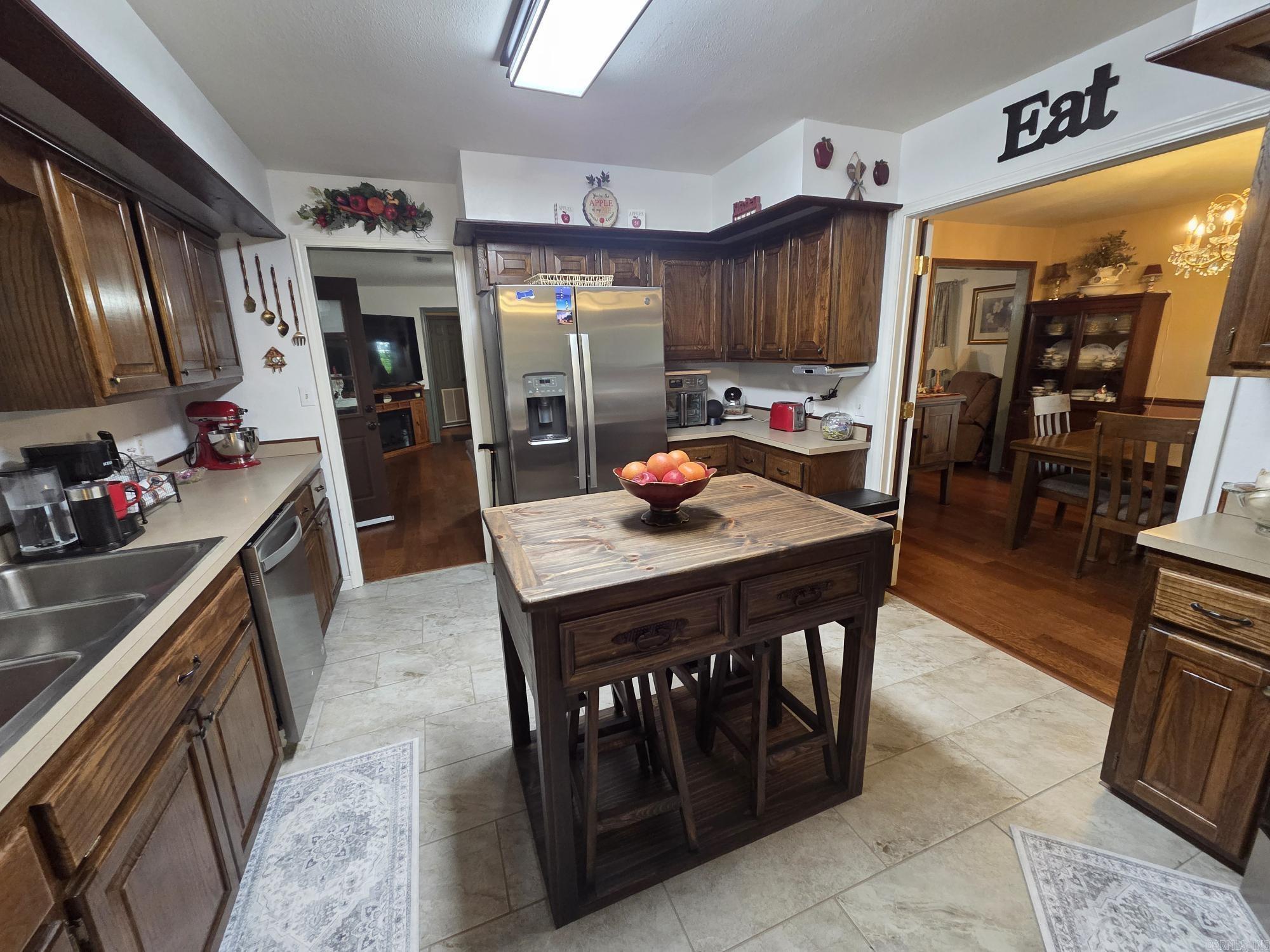 LAKERIDGE ESTATES - Residential