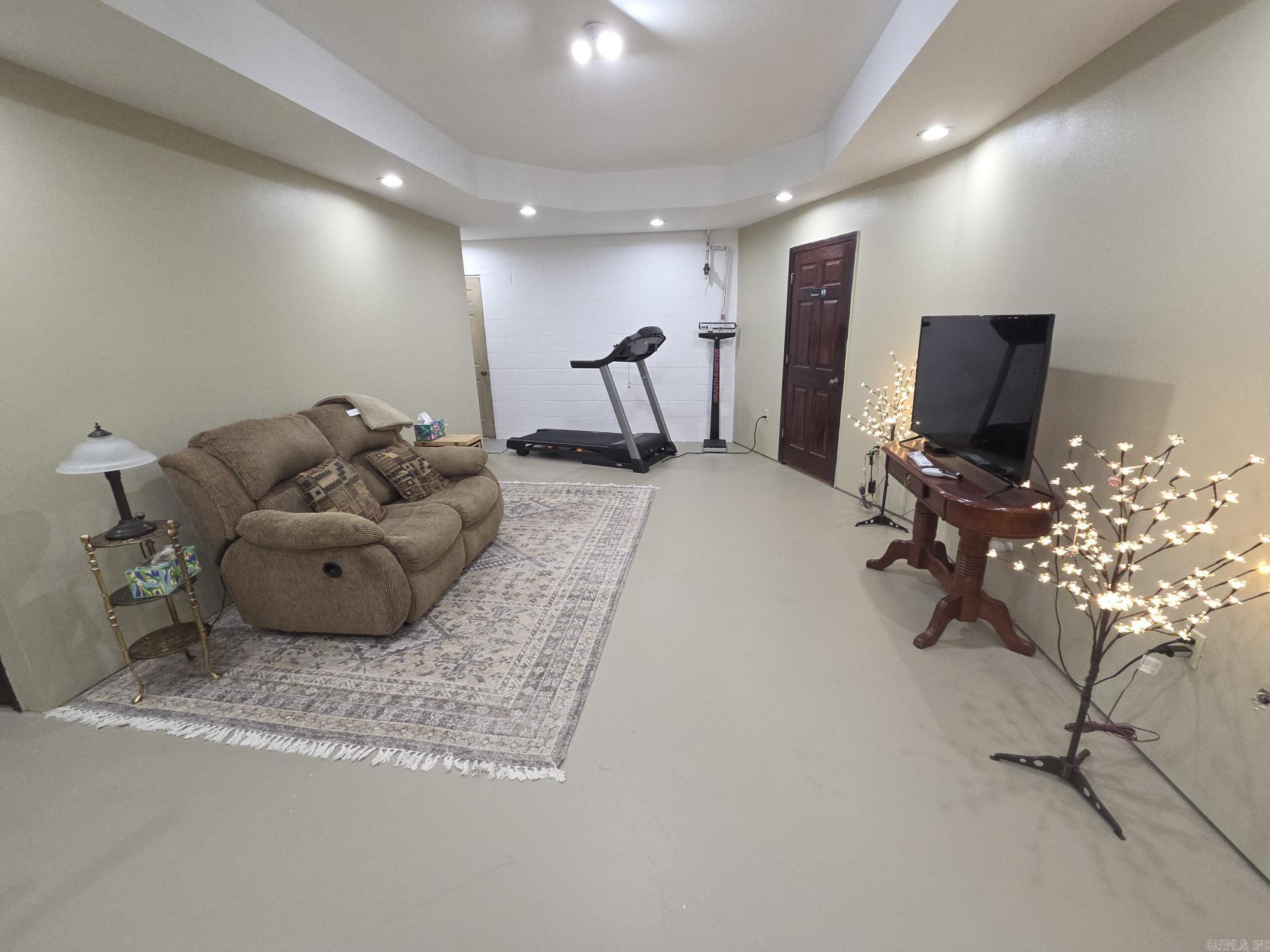 LAKERIDGE ESTATES - Residential