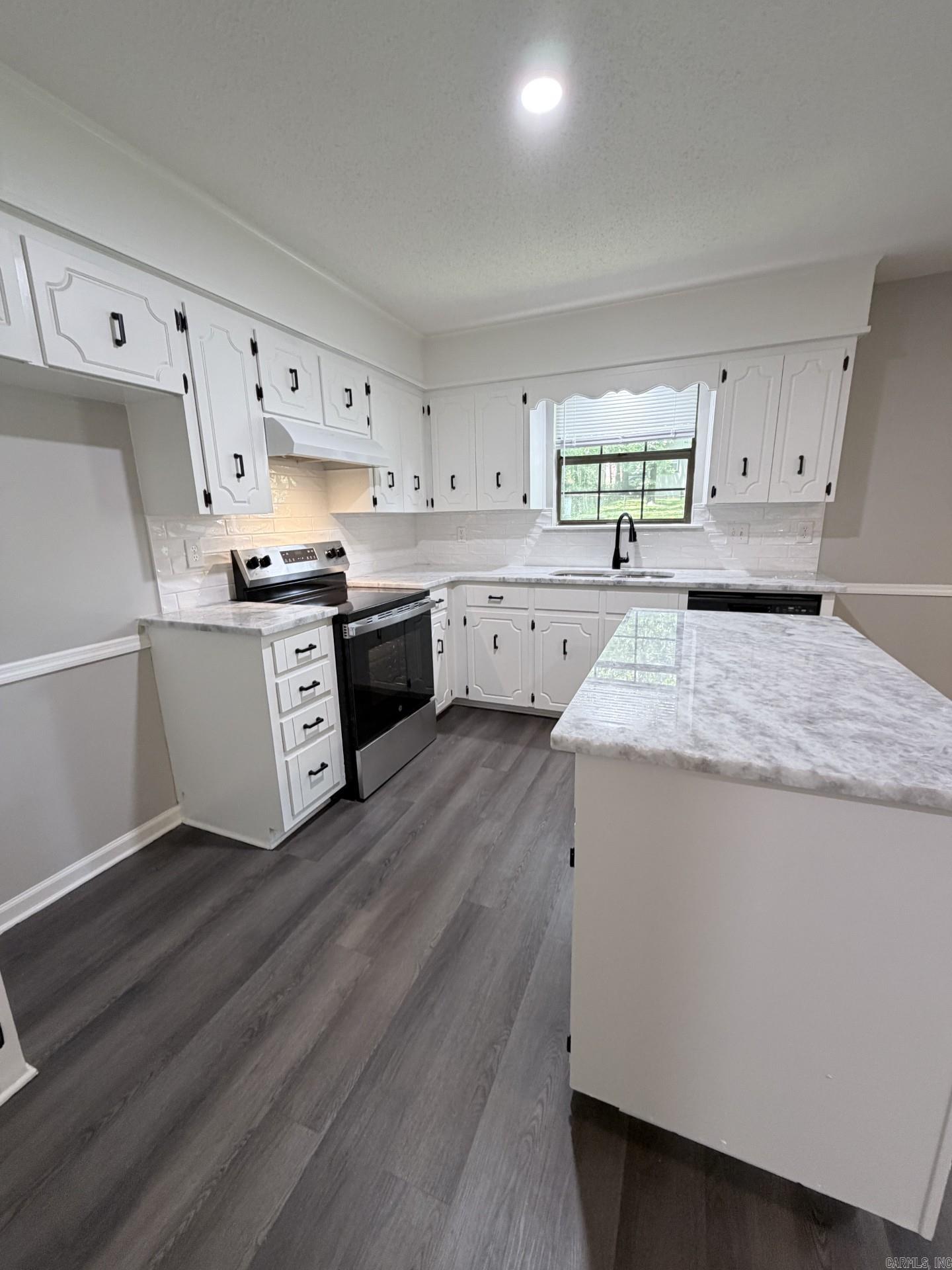 DEEREWOOD - Residential