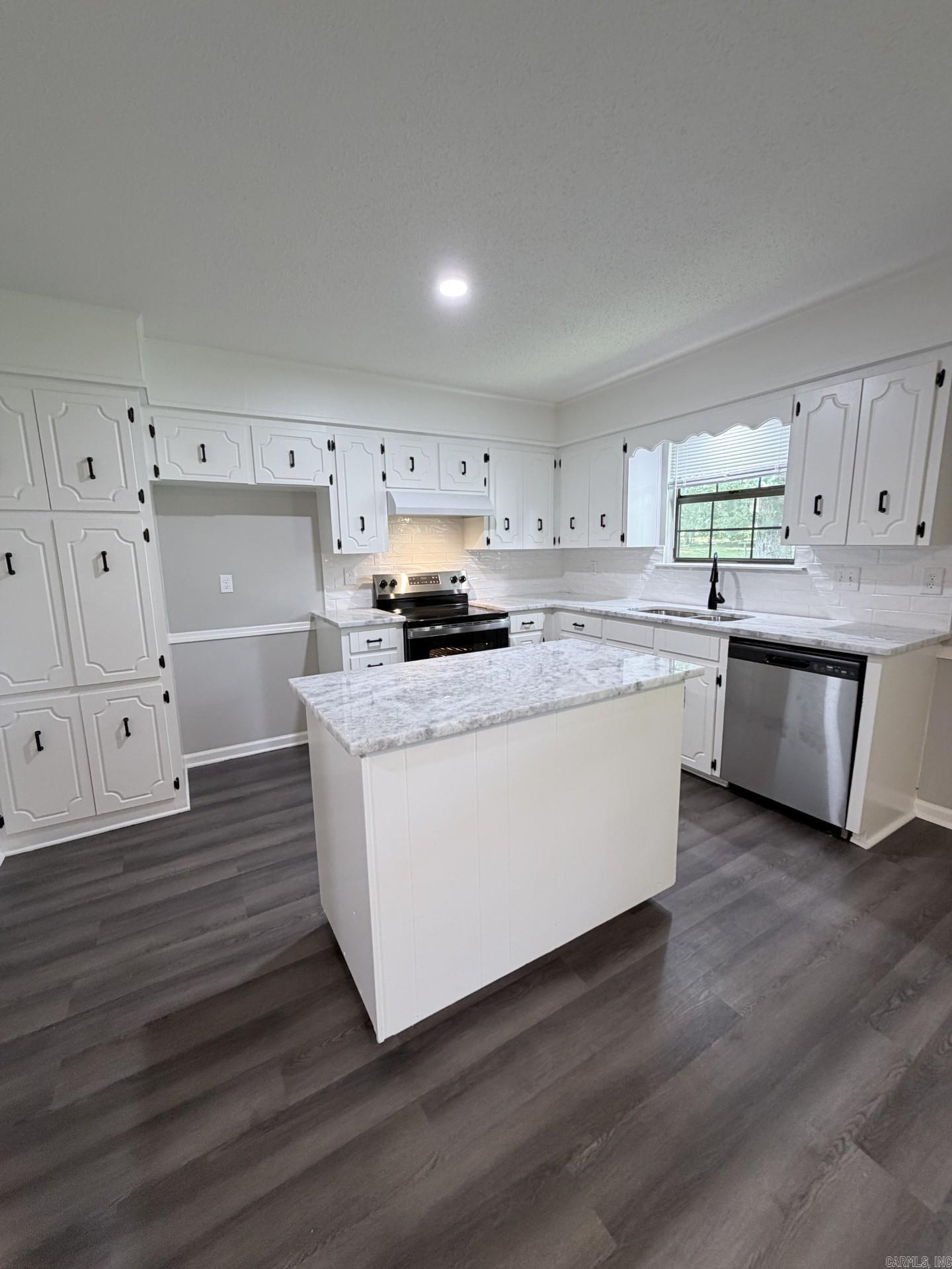 DEEREWOOD - Residential
