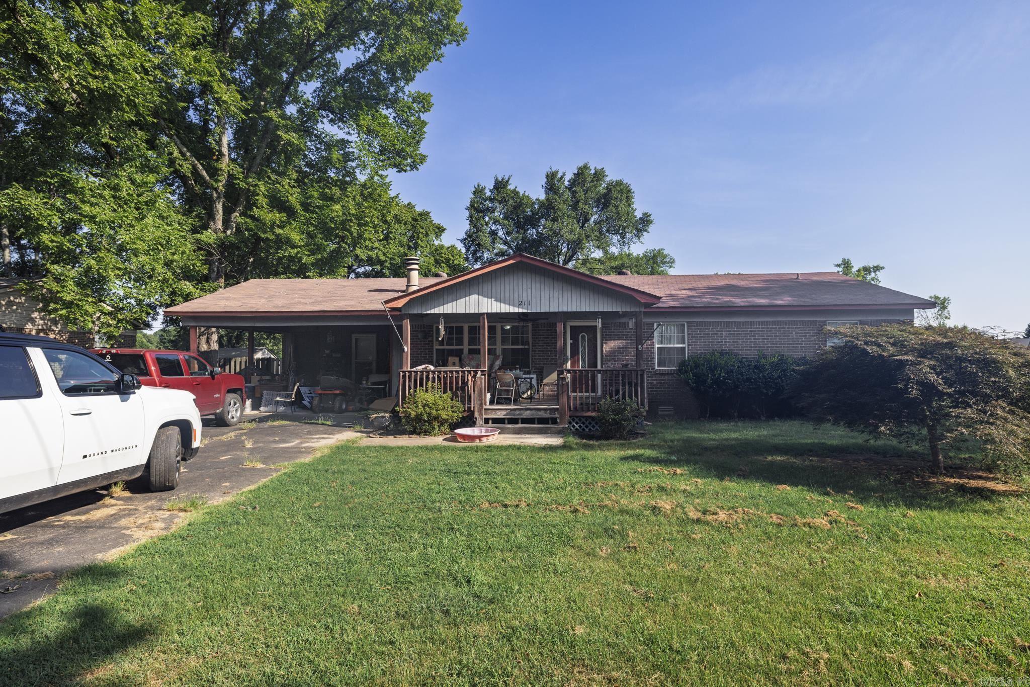This three-bedroom, two-bath home is full of potential and perfectly situated in a great area just minutes from Lake Hamilton. Whether you're looking for a primary residence, vacation home, or investment property, this home offers incredible value. Inside, you'll find a spacious layout with a bonus room that could serve as a home office, playroom, or extra living space. A brand-new water heater has recently been installed, adding peace of mind for the next owner. With its unbeatable location and attractive price point, this home is priced to sell and won't last long.