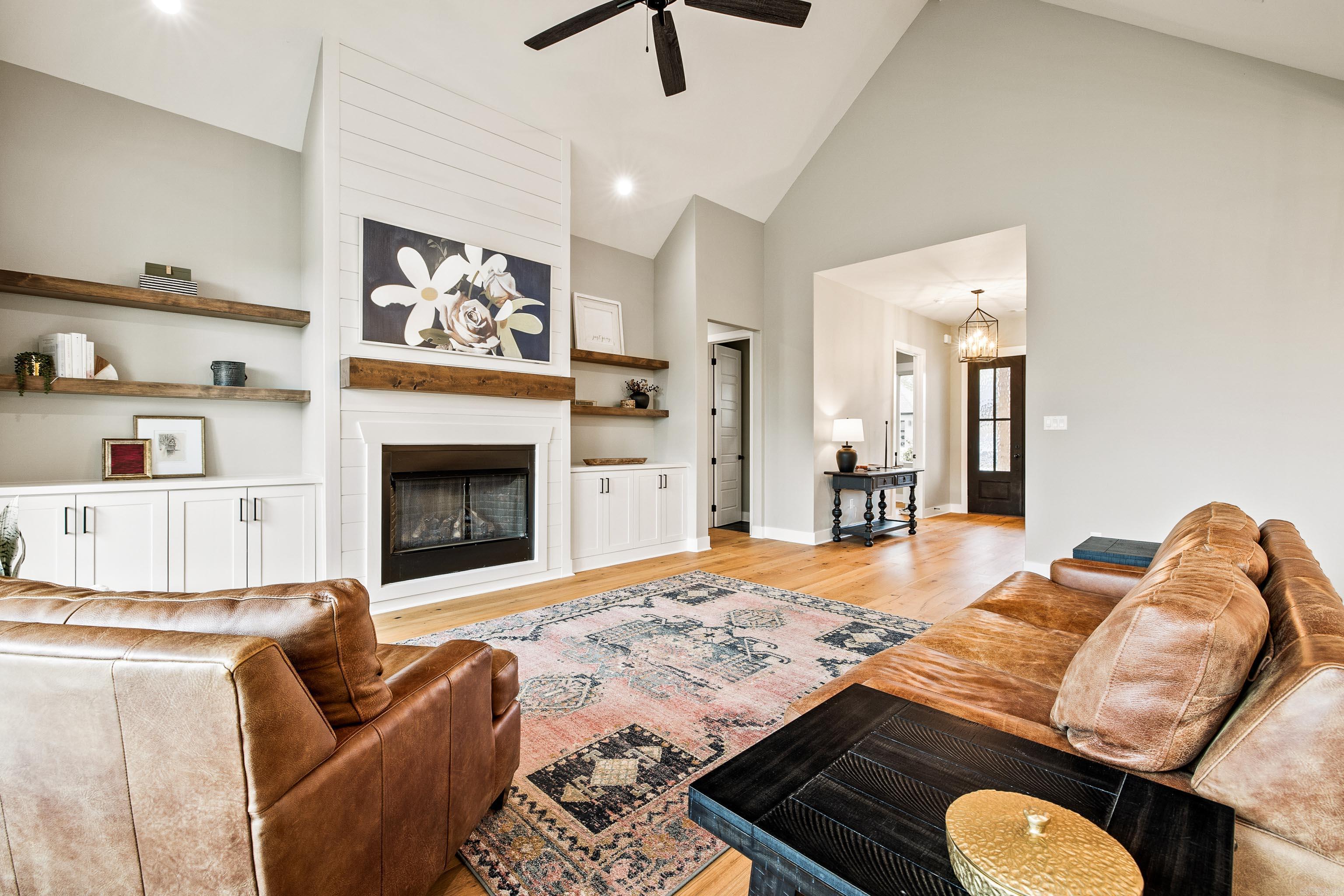 THE POINTE HURRICANE ESTATES - Residential