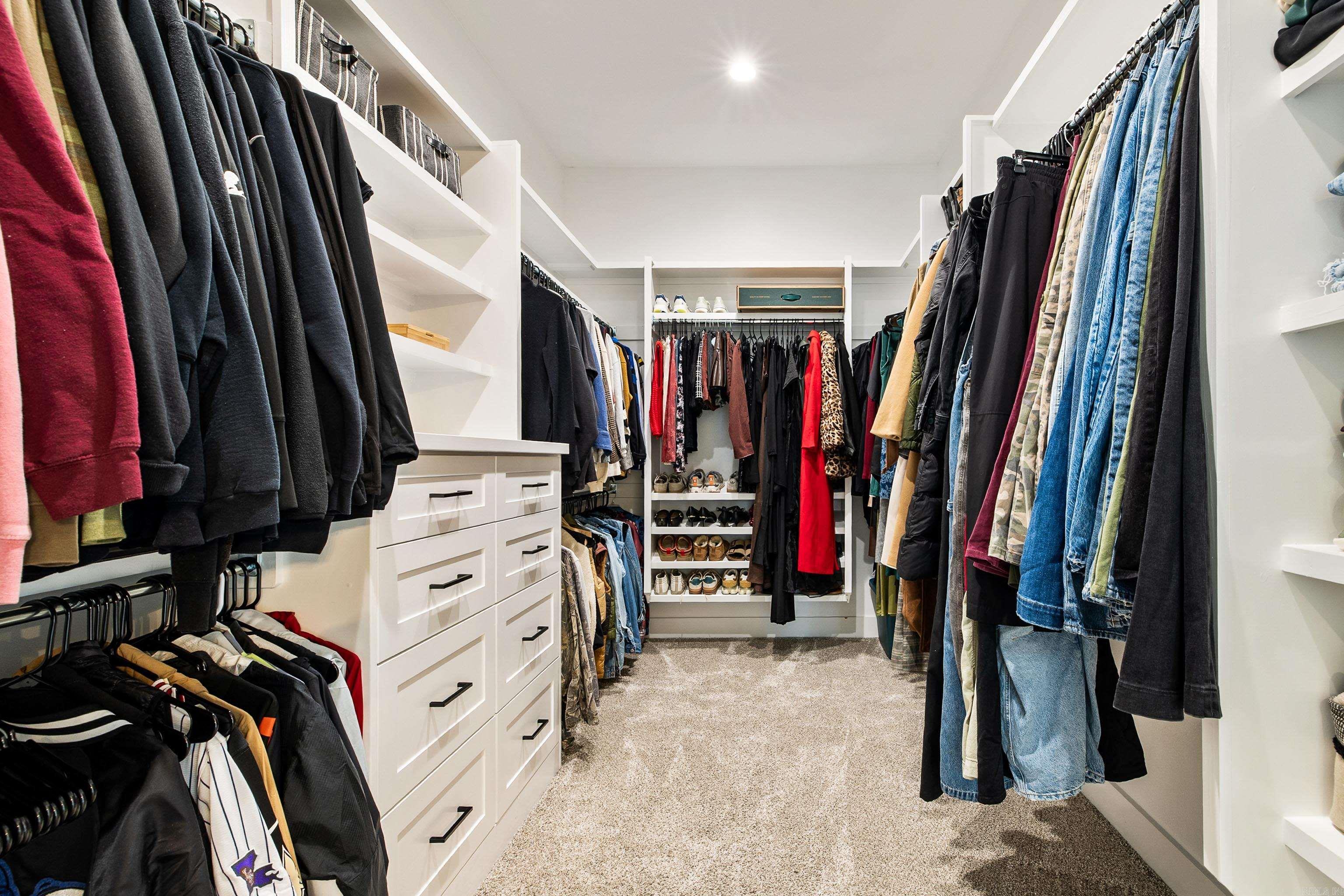 THE POINTE HURRICANE ESTATES - Residential