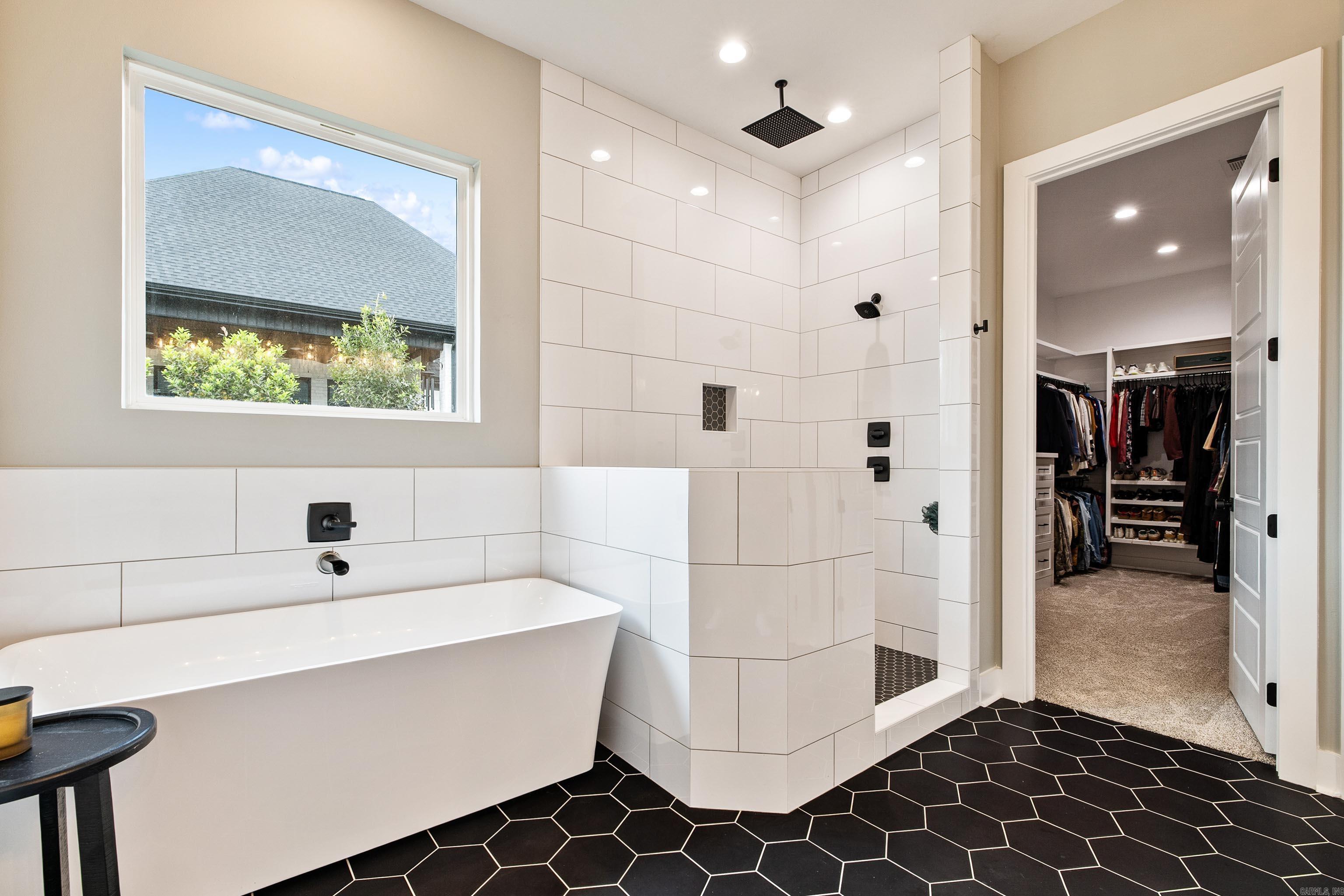 THE POINTE HURRICANE ESTATES - Residential