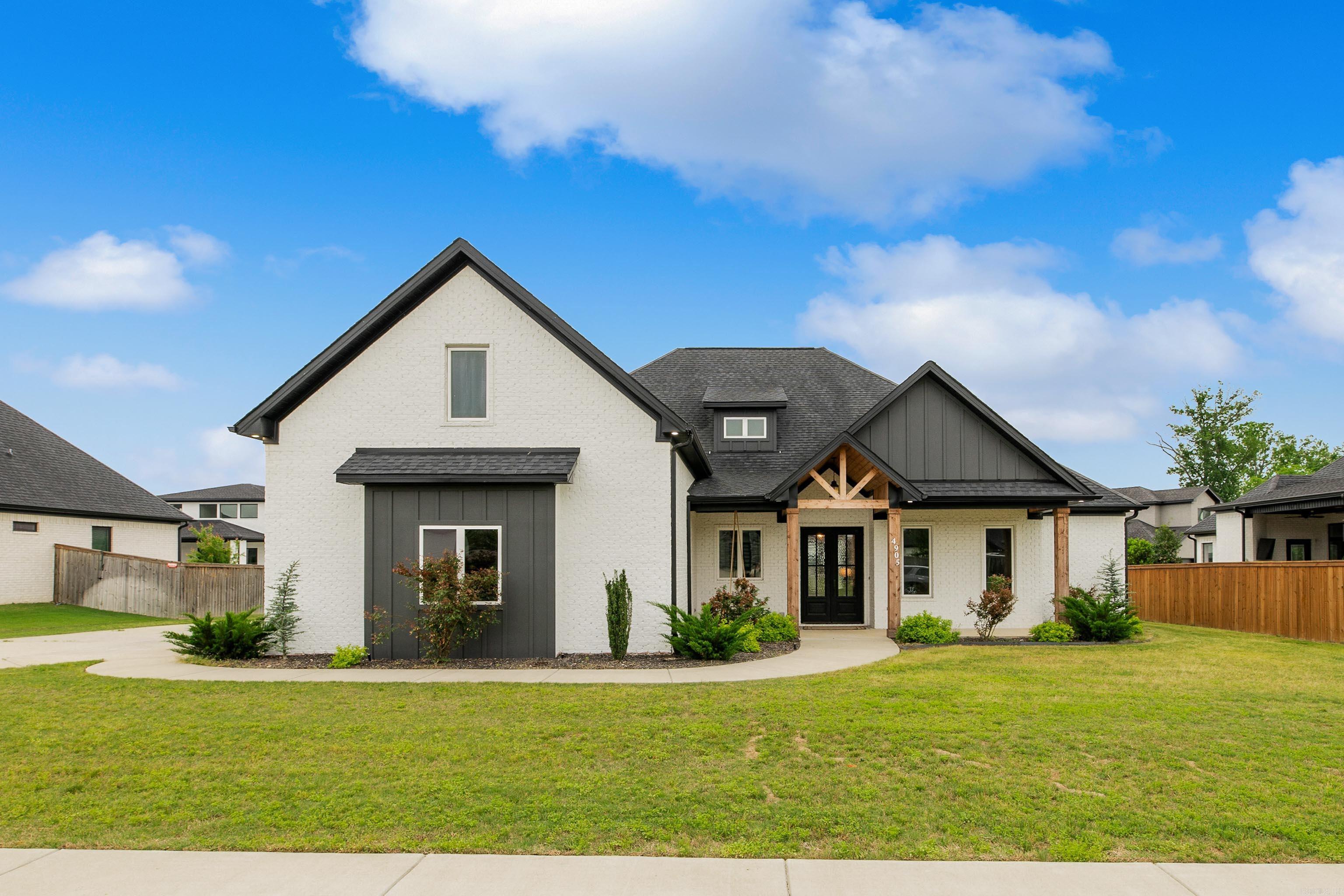 THE POINTE HURRICANE ESTATES - Residential