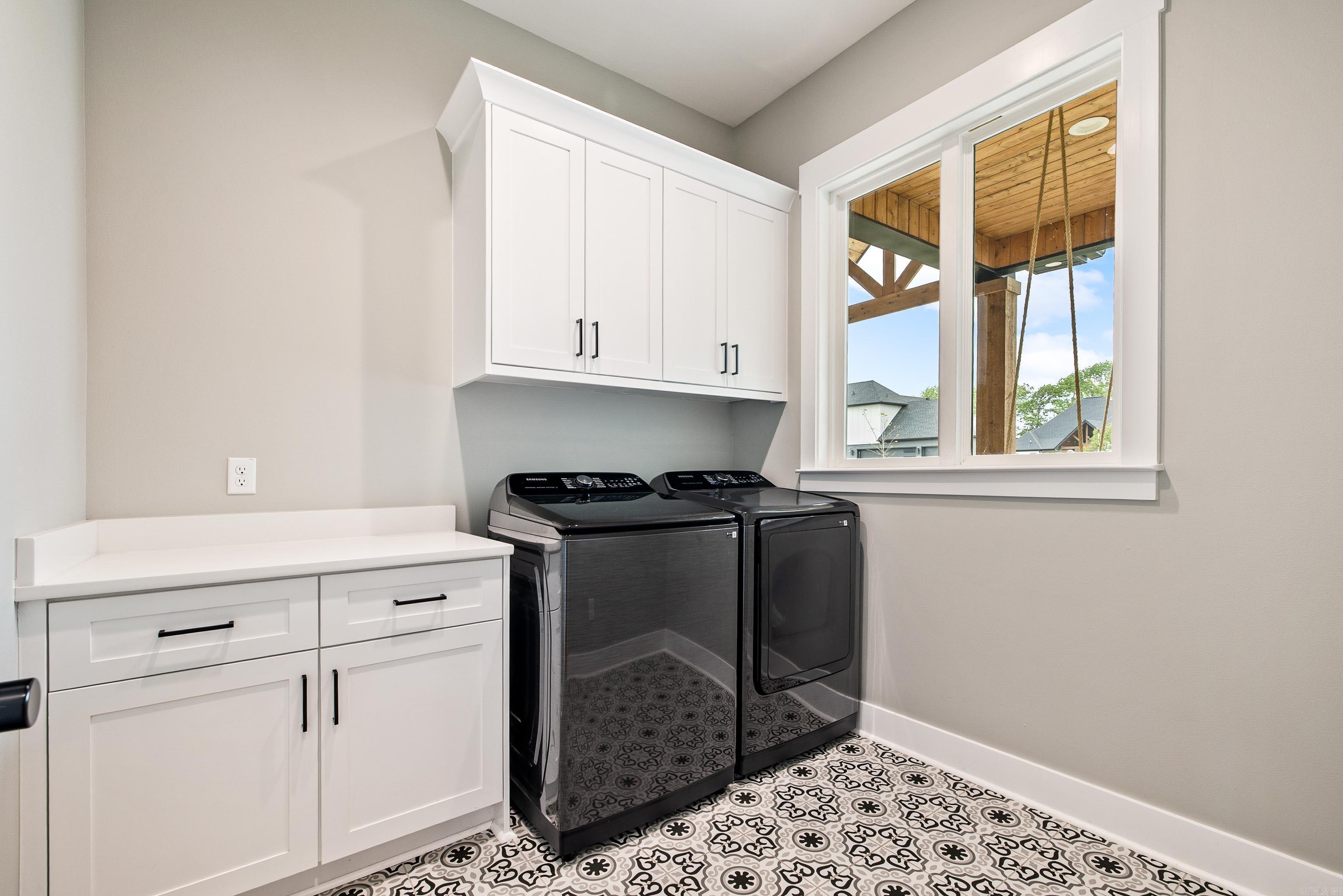 THE POINTE HURRICANE ESTATES - Residential