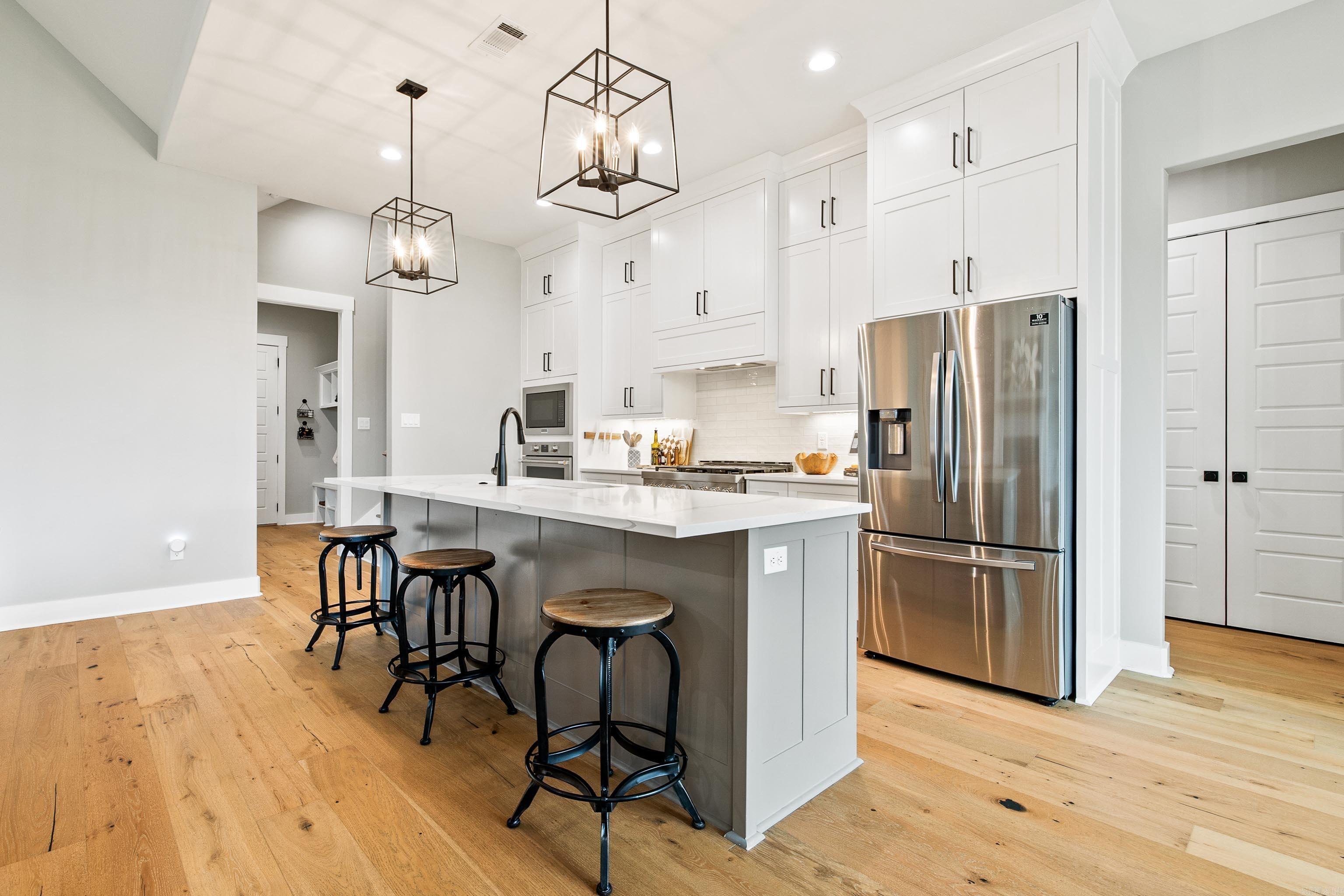 THE POINTE HURRICANE ESTATES - Residential