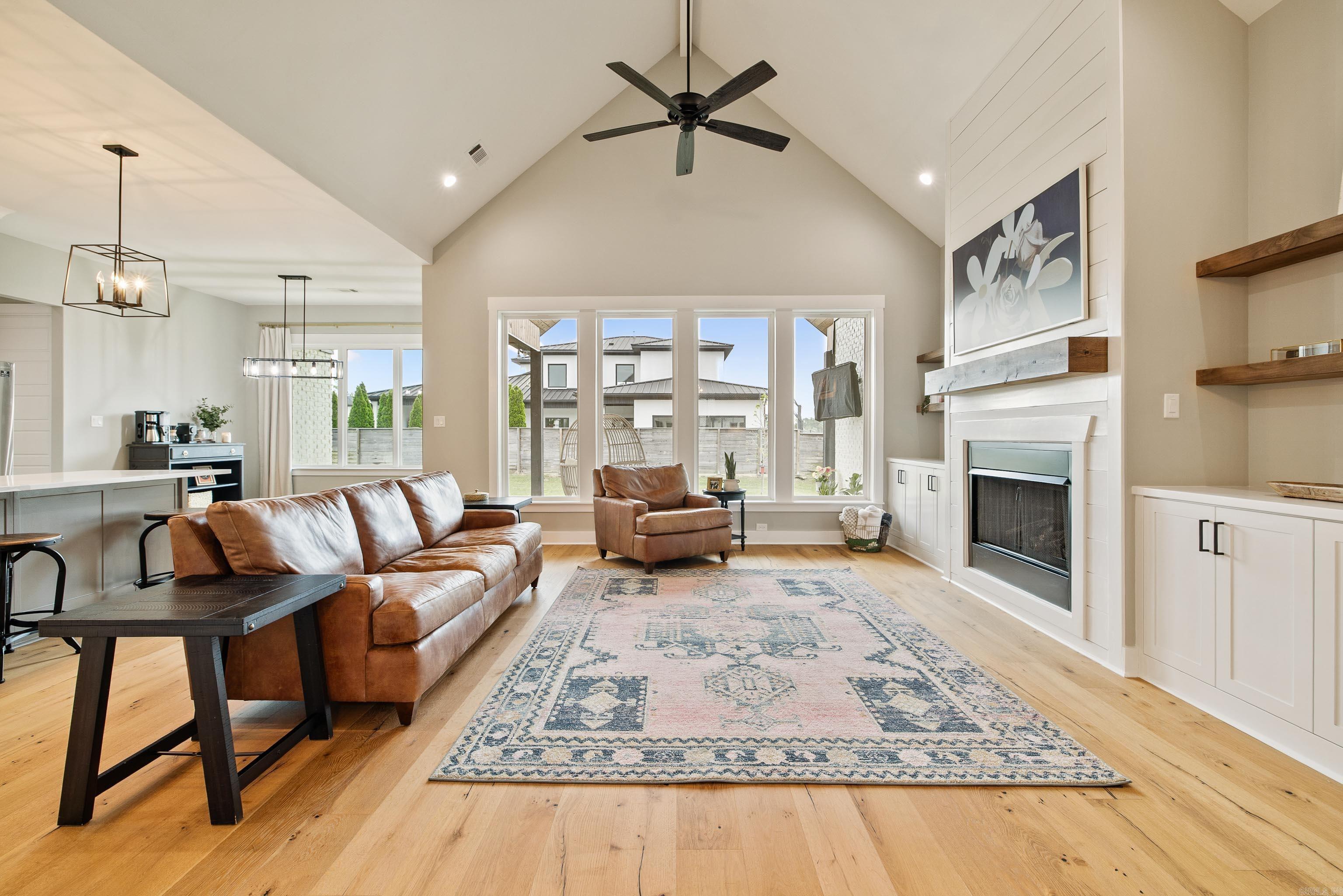 THE POINTE HURRICANE ESTATES - Residential