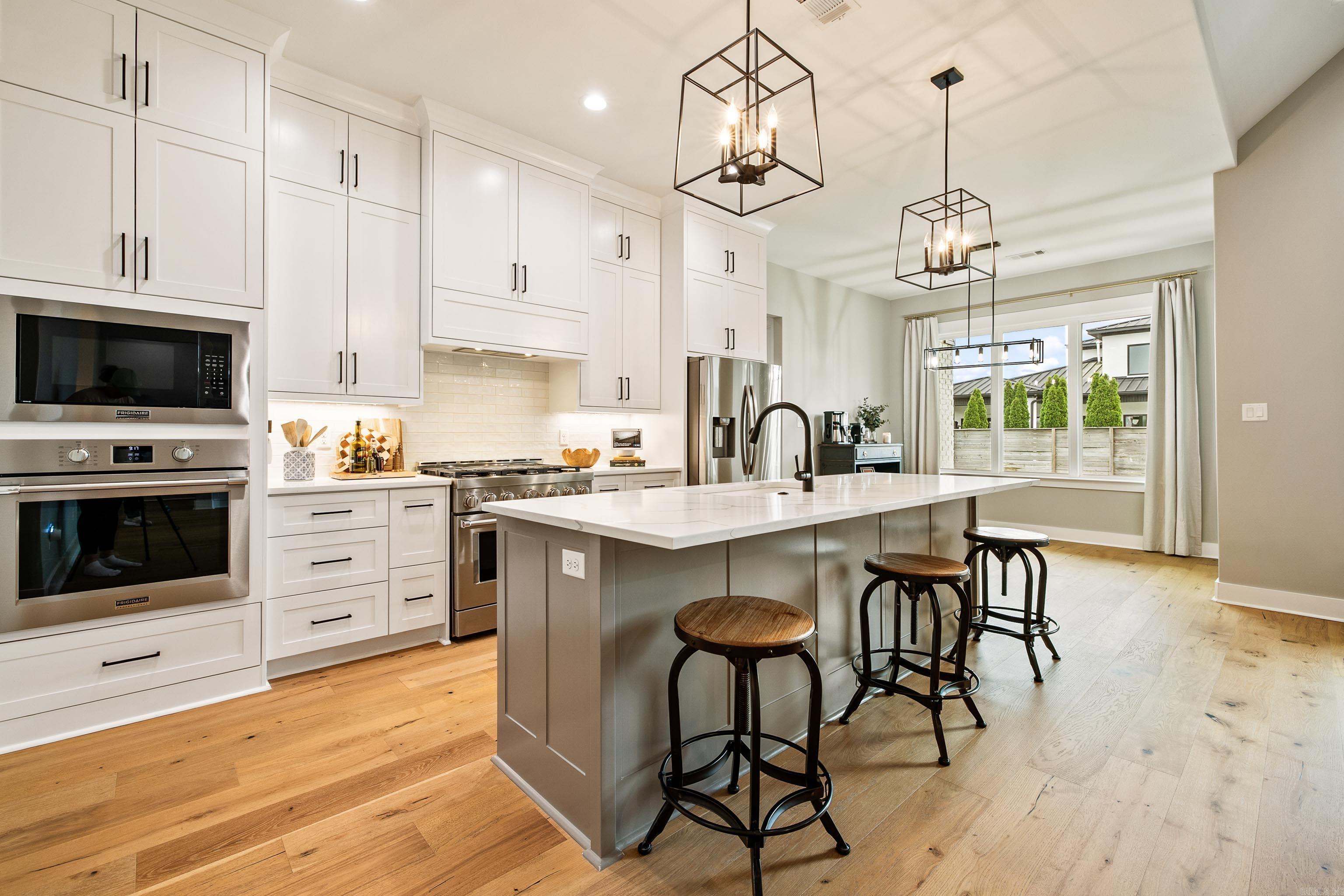 THE POINTE HURRICANE ESTATES - Residential