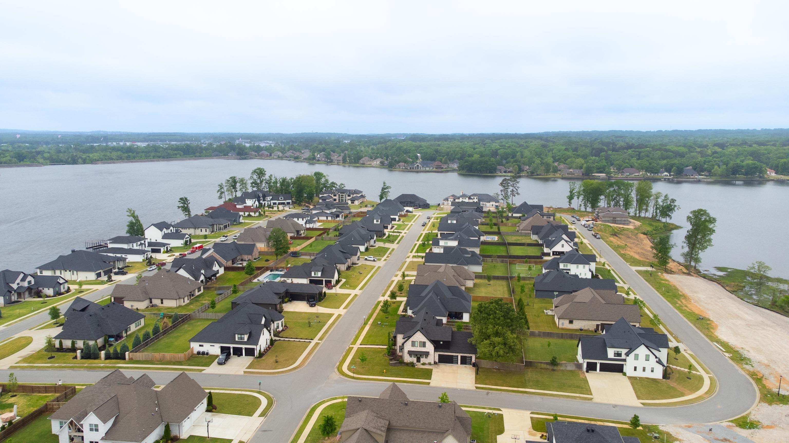 THE POINTE HURRICANE ESTATES - Residential