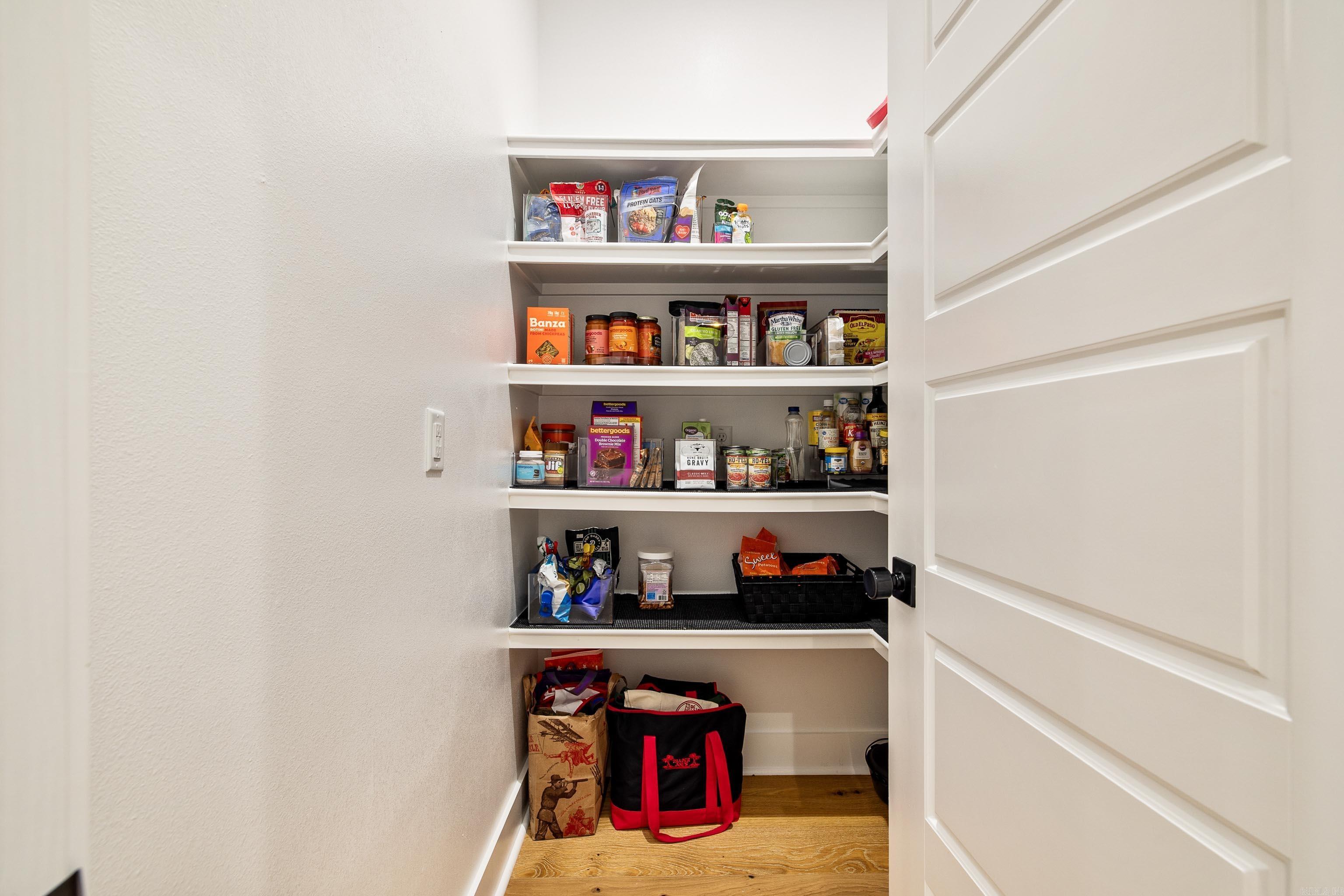 THE POINTE HURRICANE ESTATES - Residential