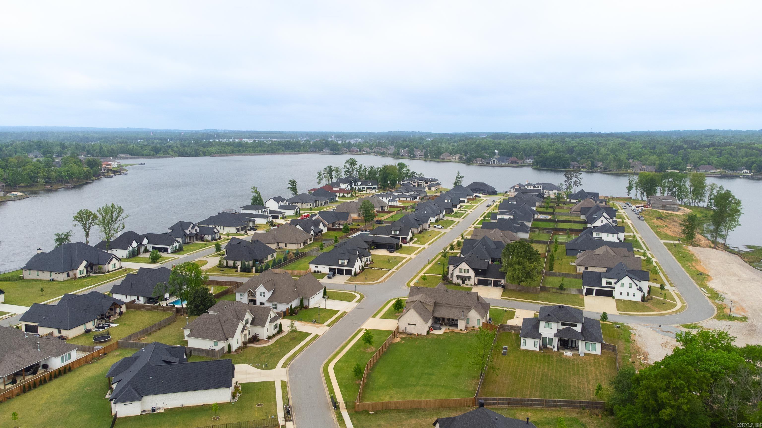 THE POINTE HURRICANE ESTATES - Residential