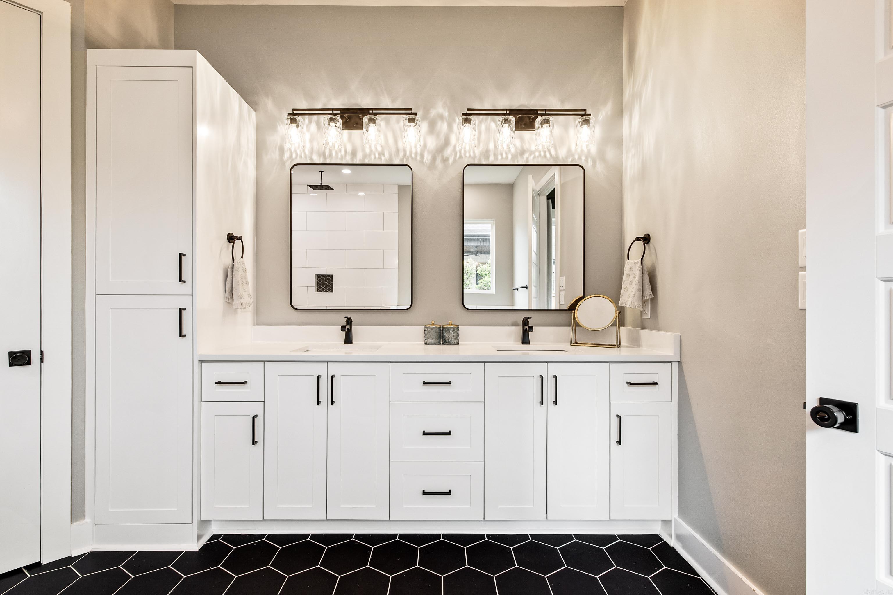 THE POINTE HURRICANE ESTATES - Residential