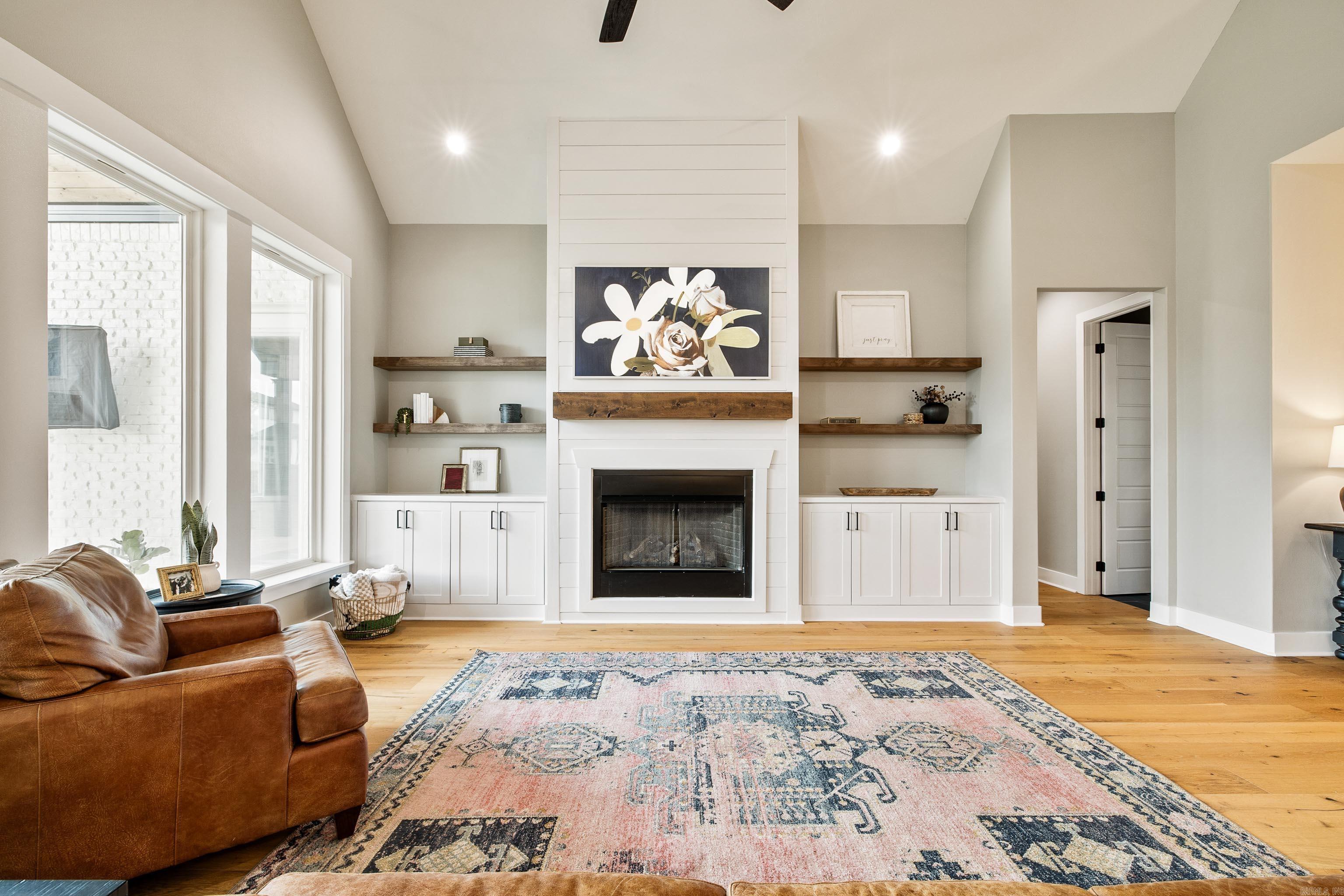 THE POINTE HURRICANE ESTATES - Residential