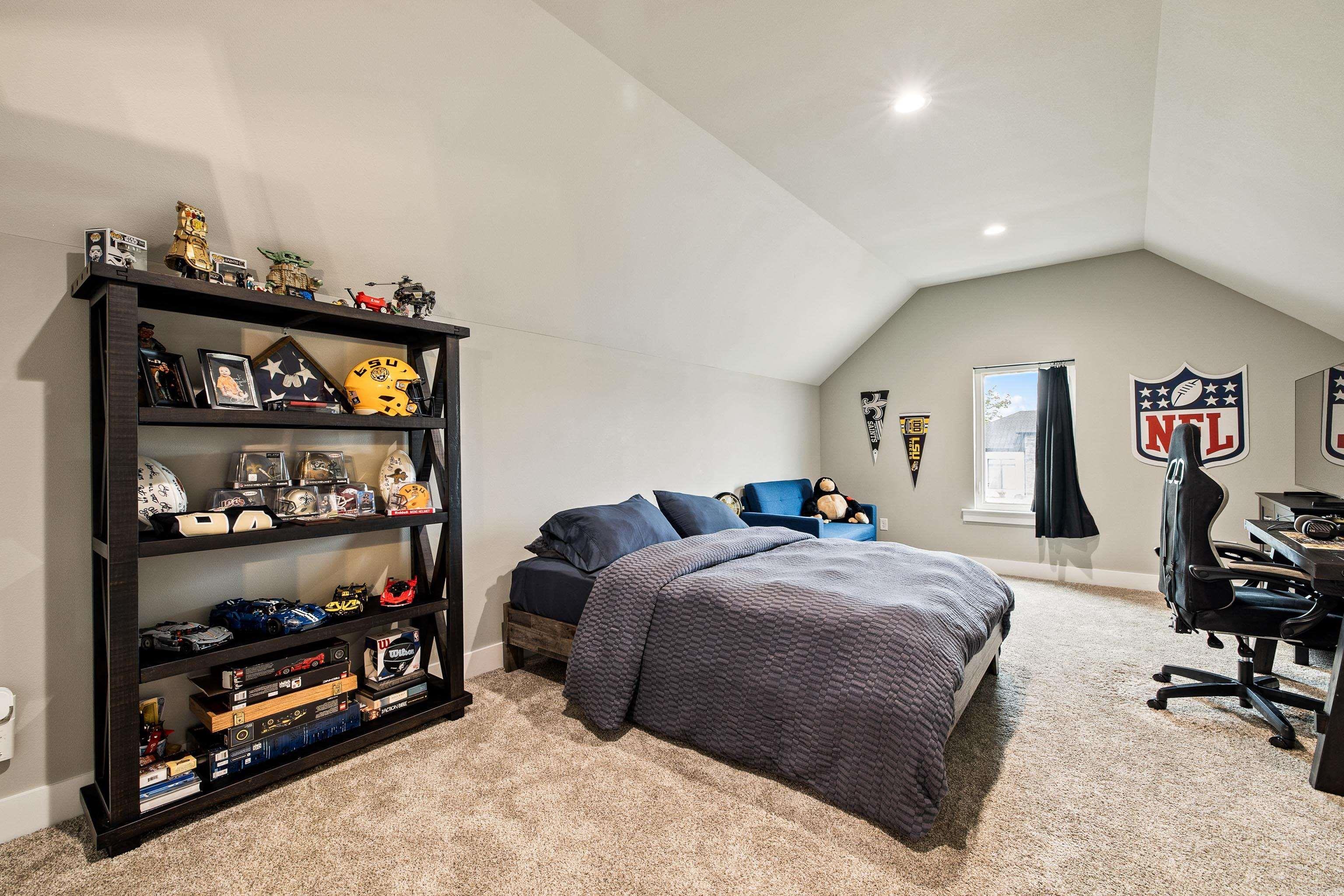 THE POINTE HURRICANE ESTATES - Residential