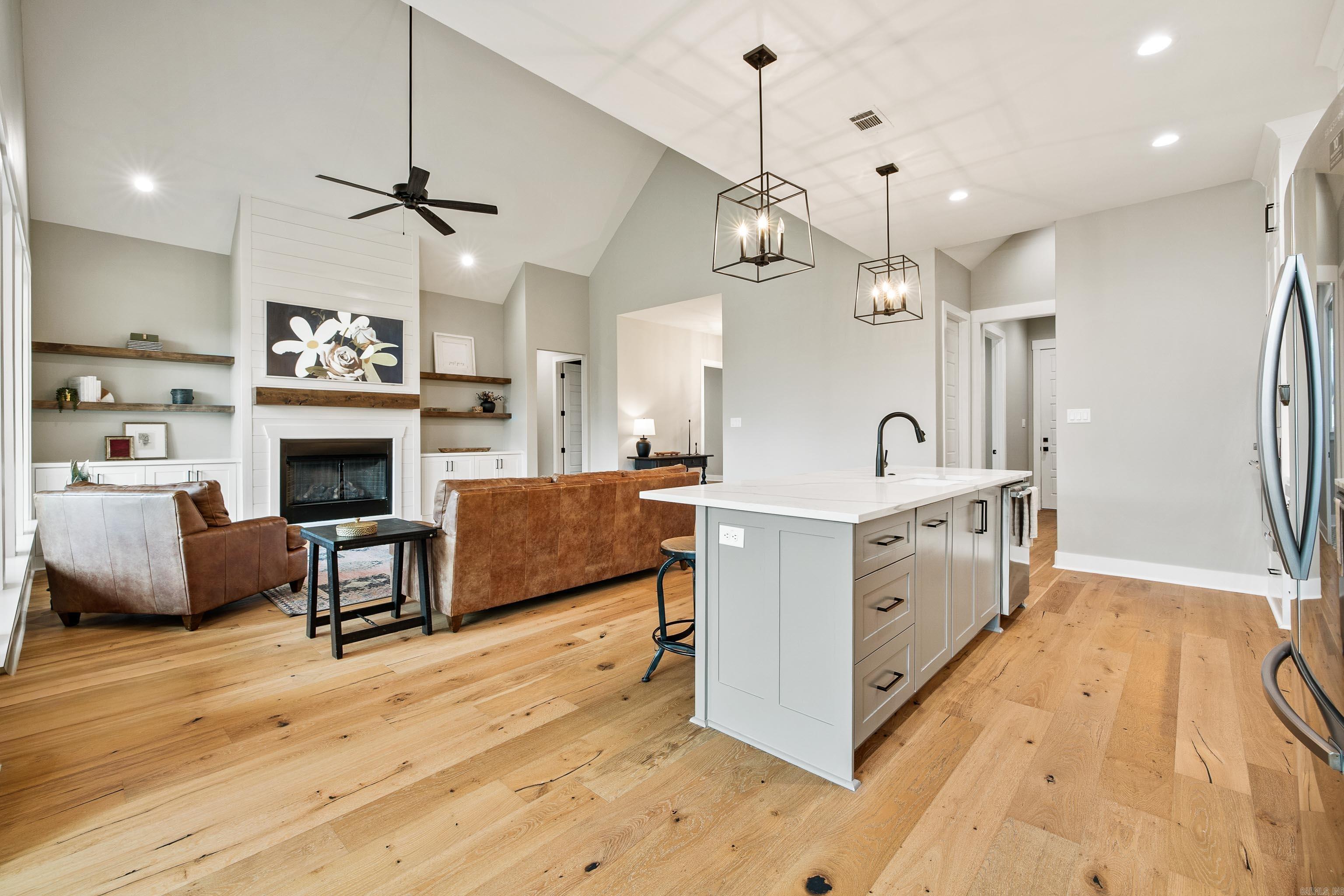 THE POINTE HURRICANE ESTATES - Residential