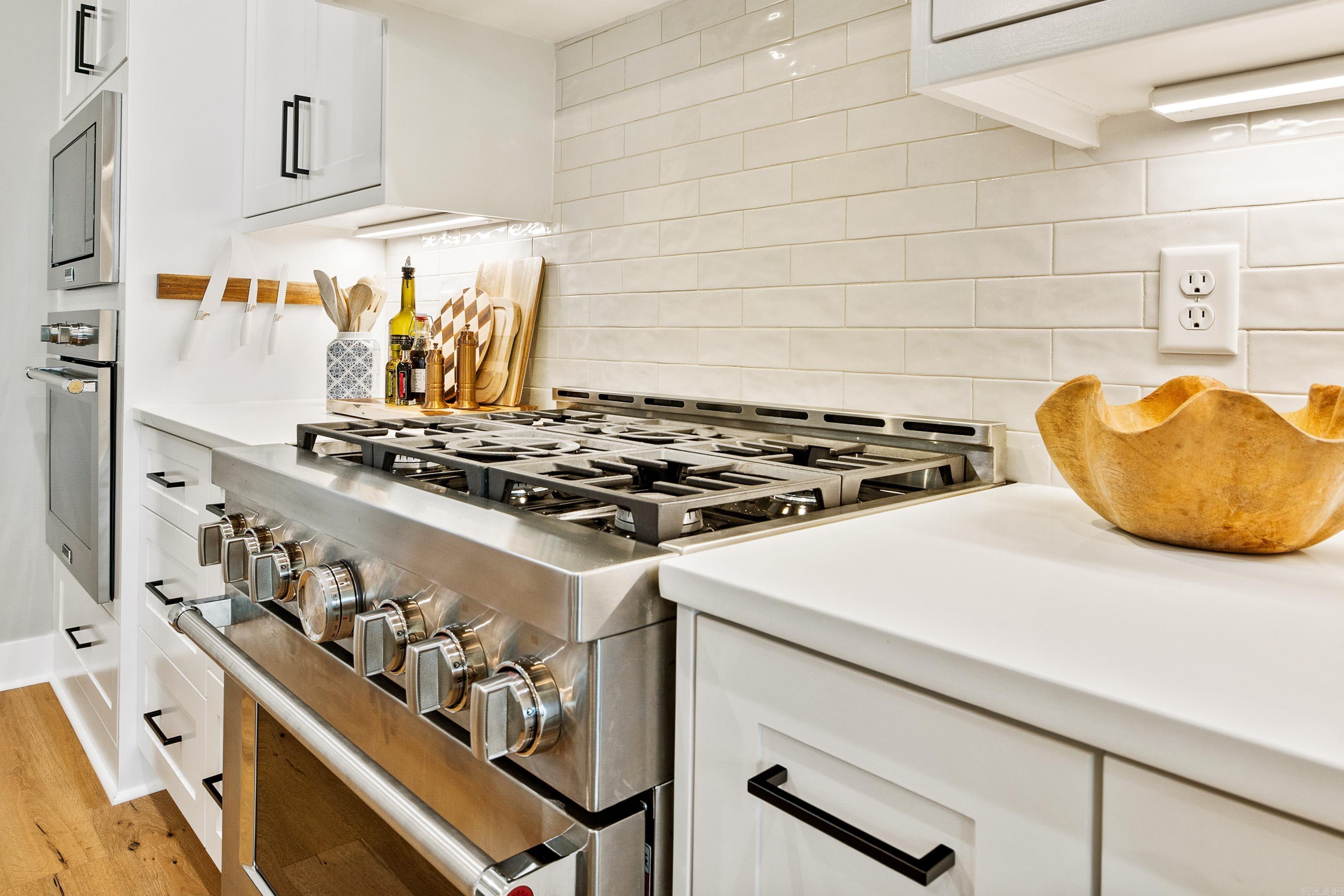 THE POINTE HURRICANE ESTATES - Residential