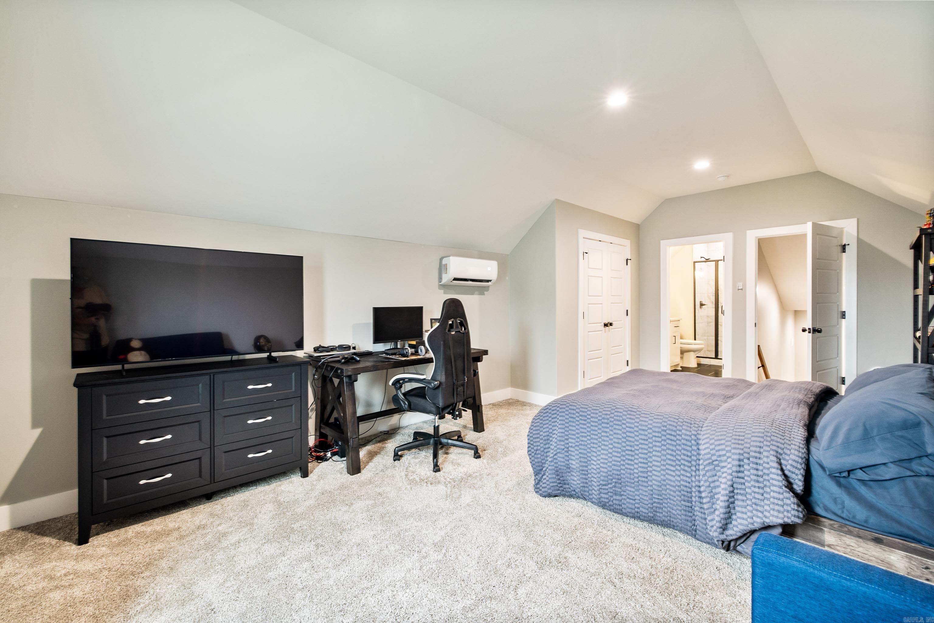 THE POINTE HURRICANE ESTATES - Residential