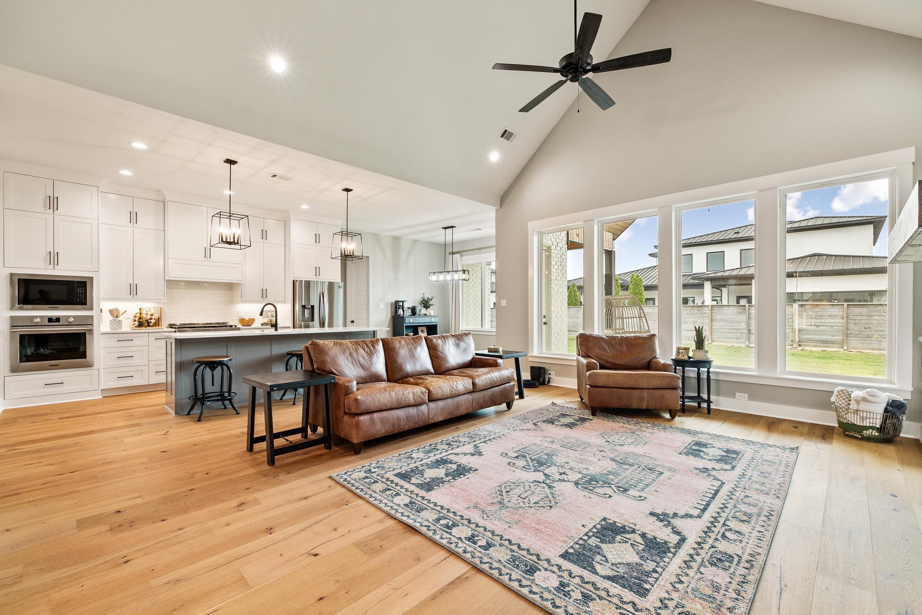 THE POINTE HURRICANE ESTATES - Residential