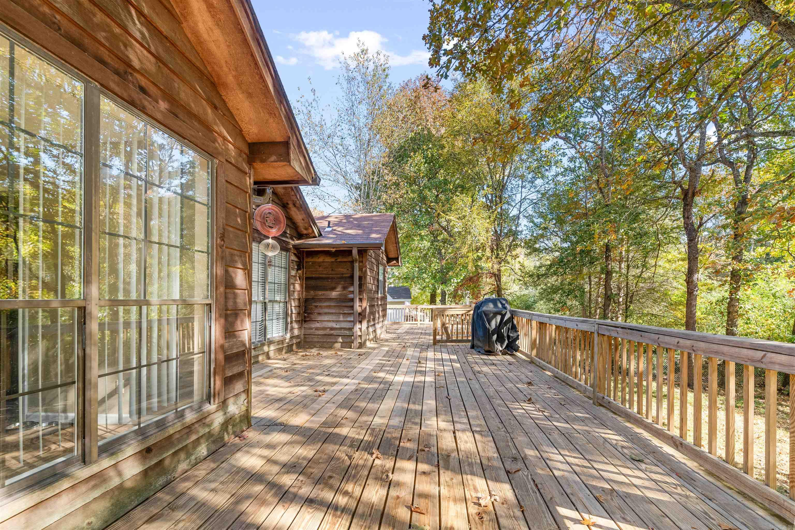 WOODLAND HILLS - Residential