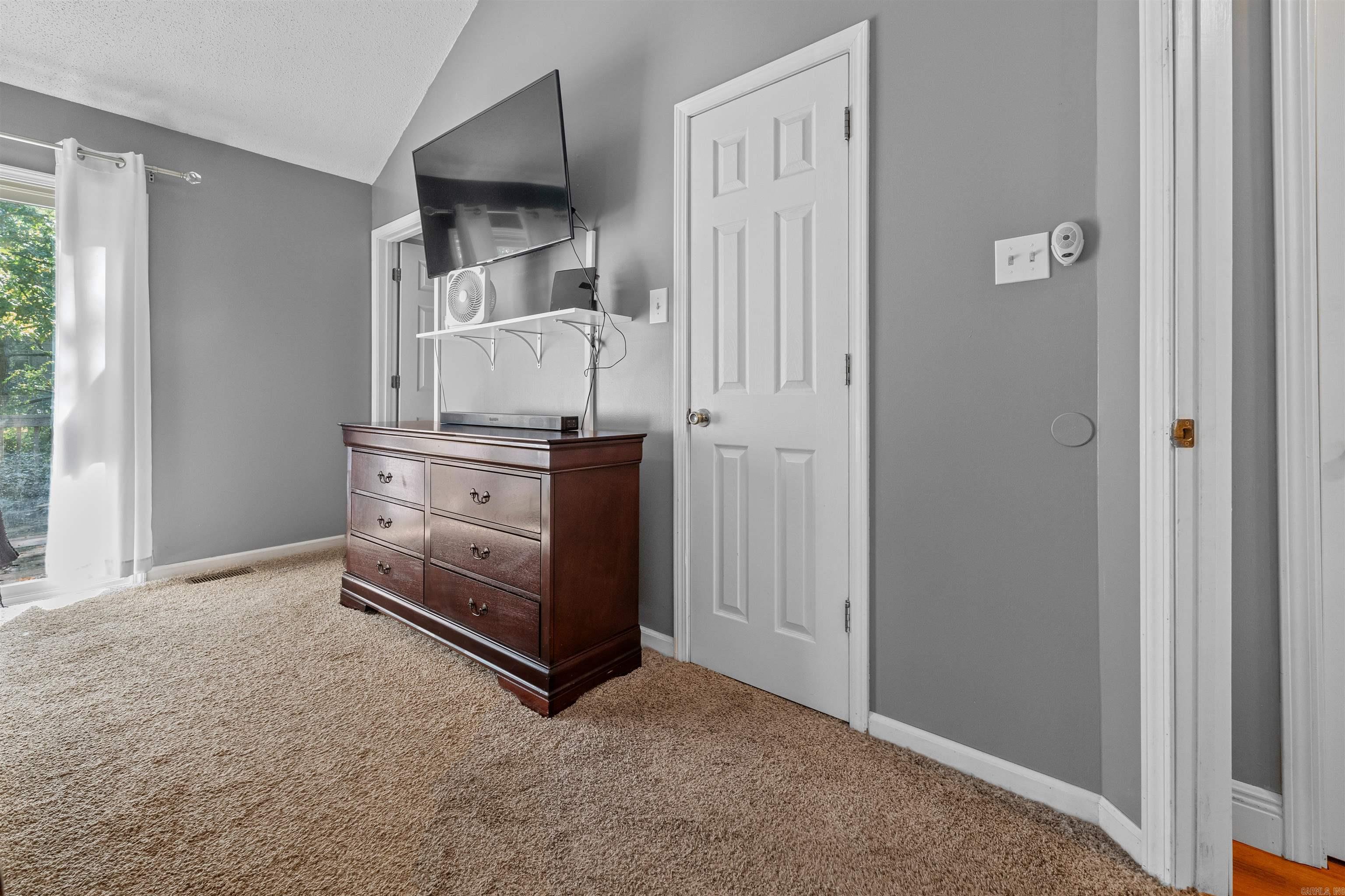 WOODLAND HILLS - Residential