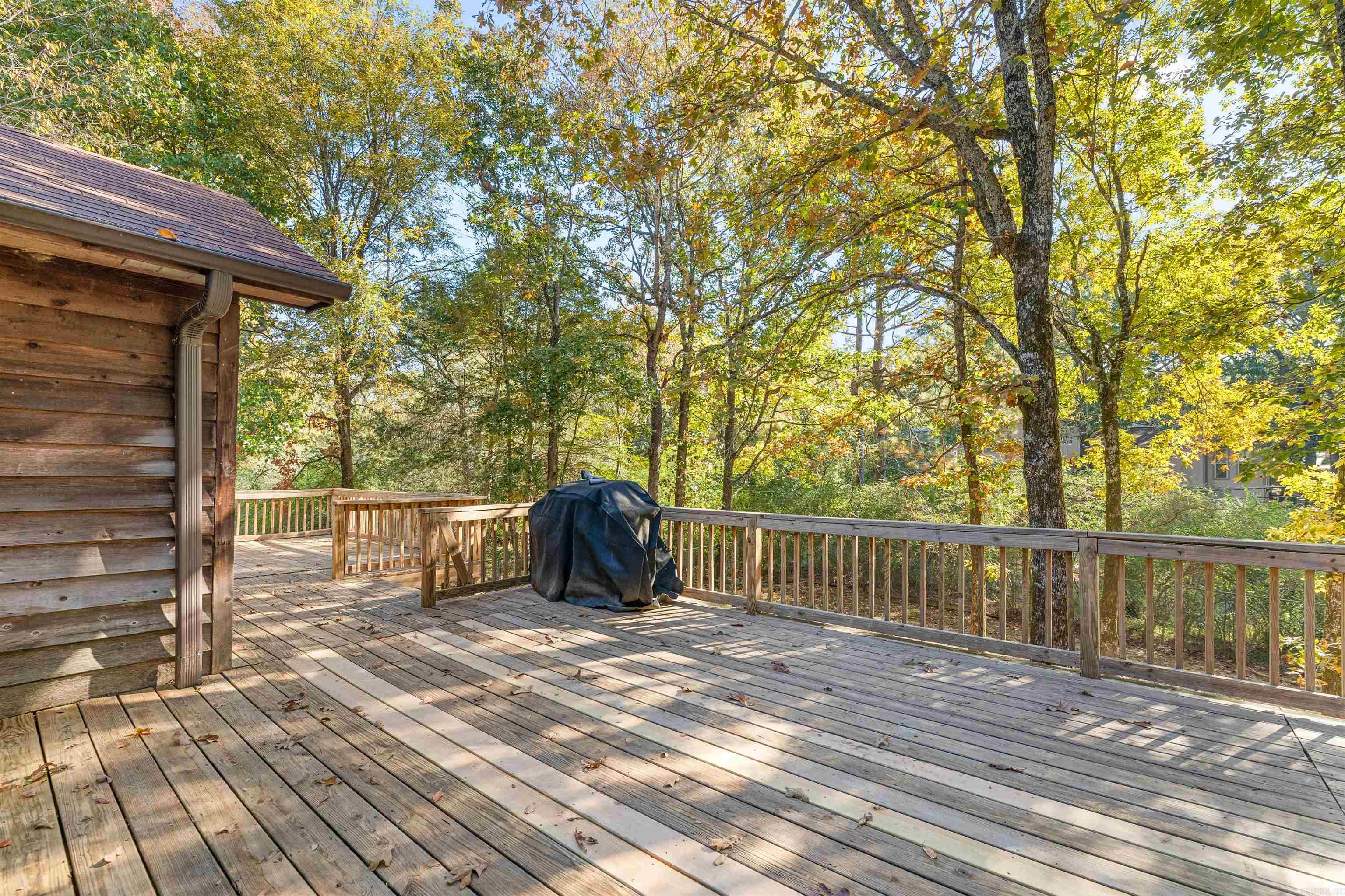 WOODLAND HILLS - Residential