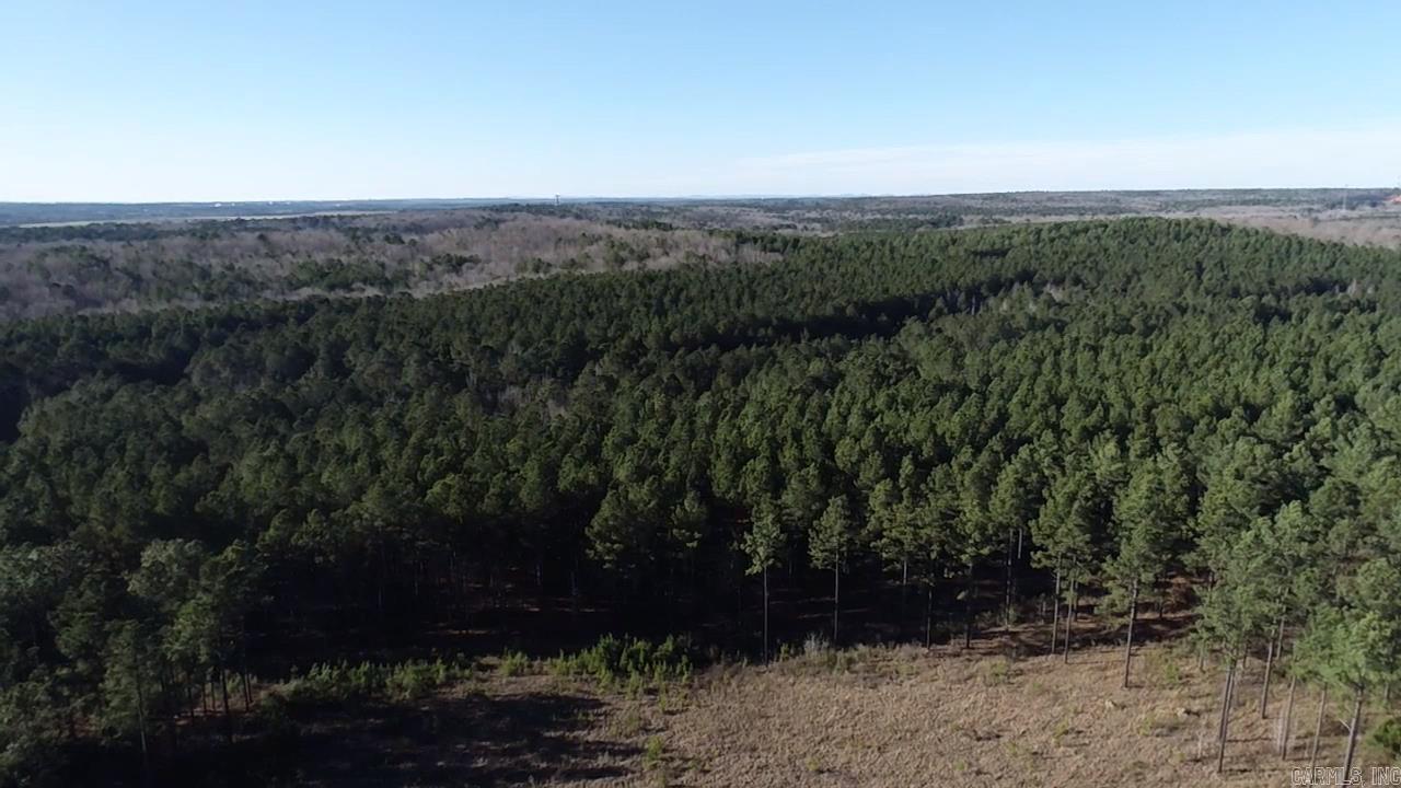 THE ESTATES AT PARKWAY TRAILS - Land