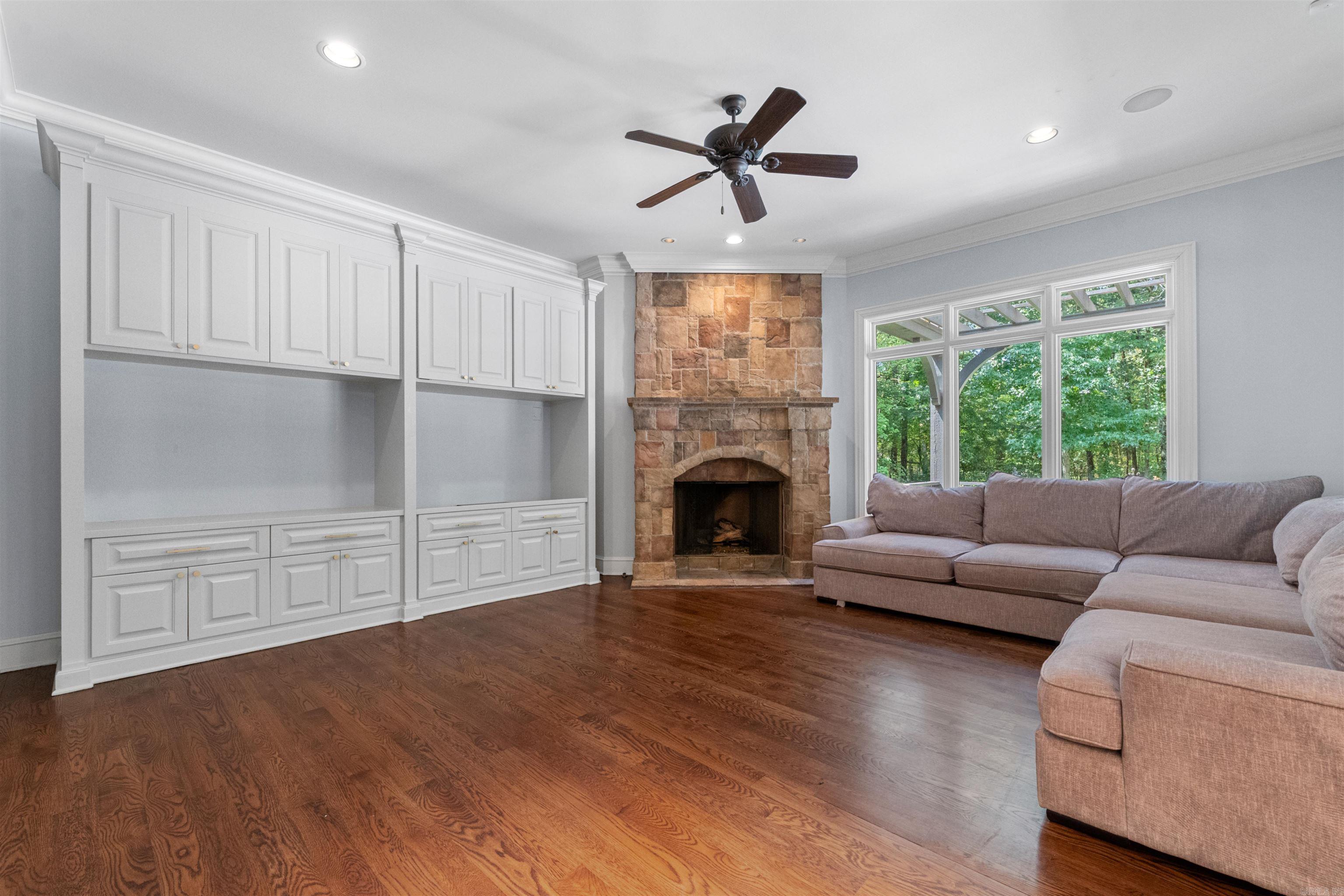 CHENAL VALLEY SOLOGNE CIRCLE - Residential