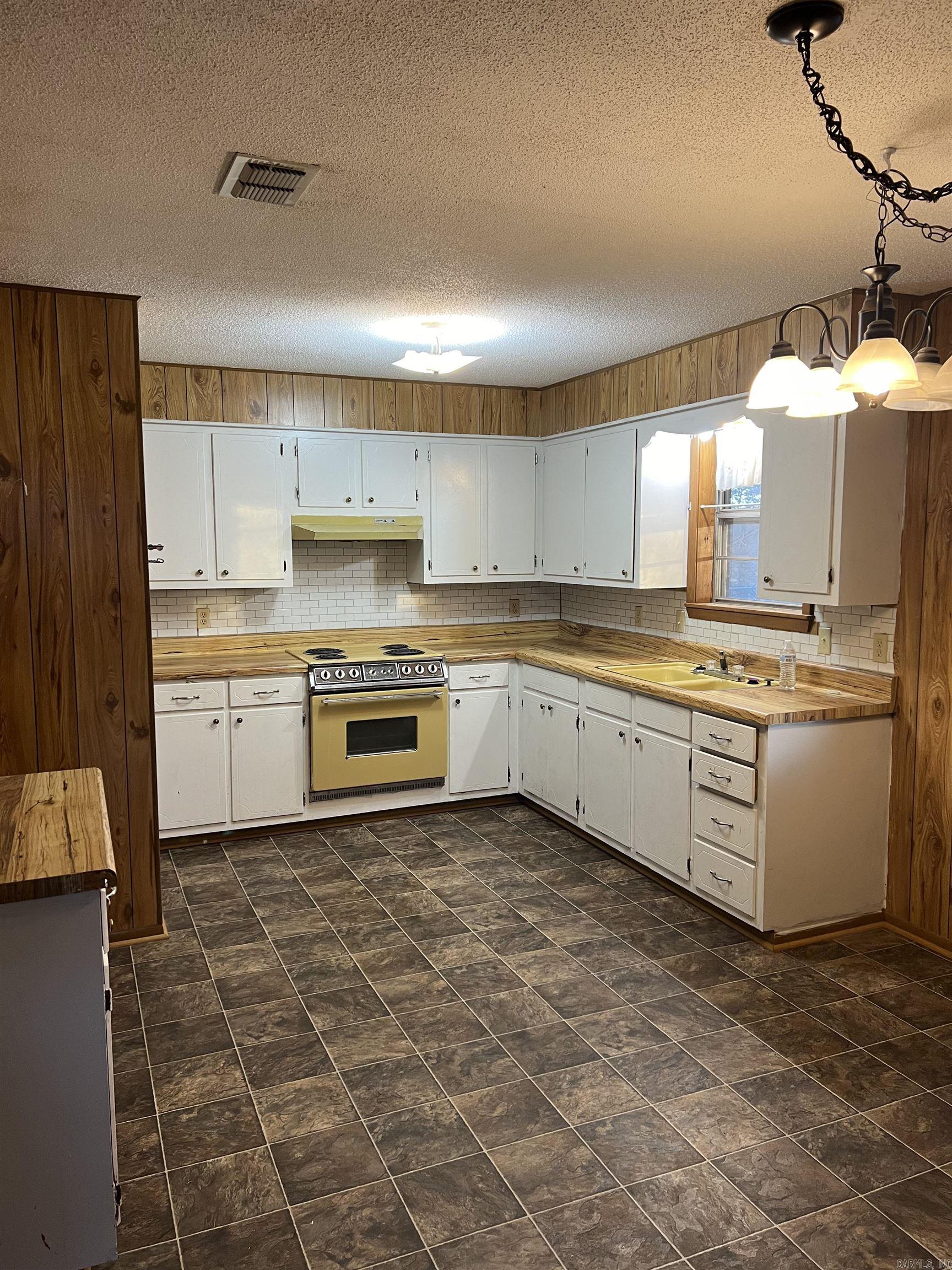 Blakes Meadowbrook Estate - Residential