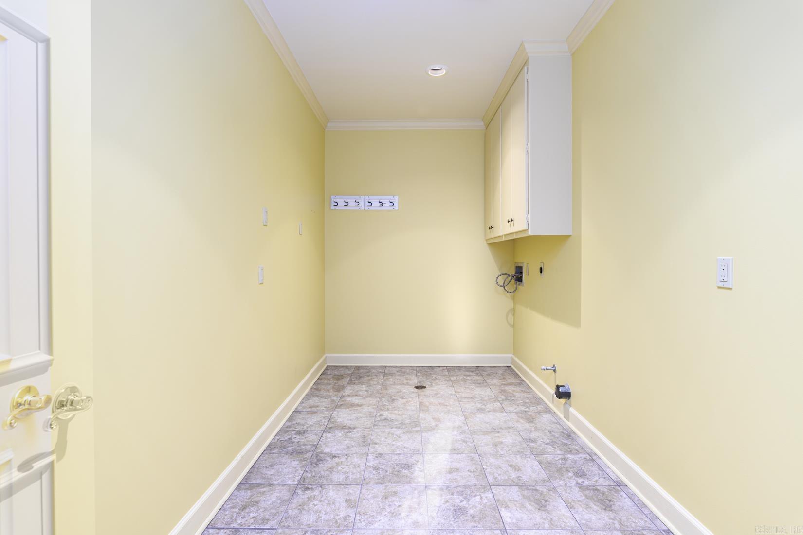 COUNTRYWOOD HPR - Residential