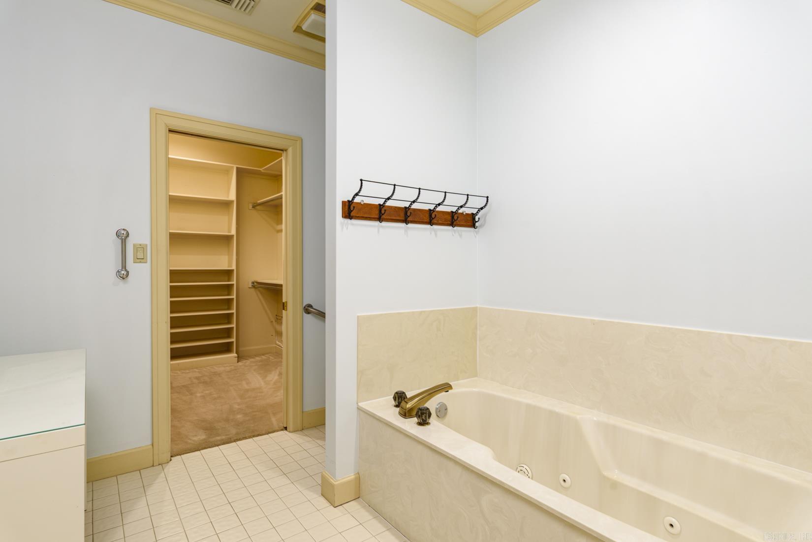 COUNTRYWOOD HPR - Residential