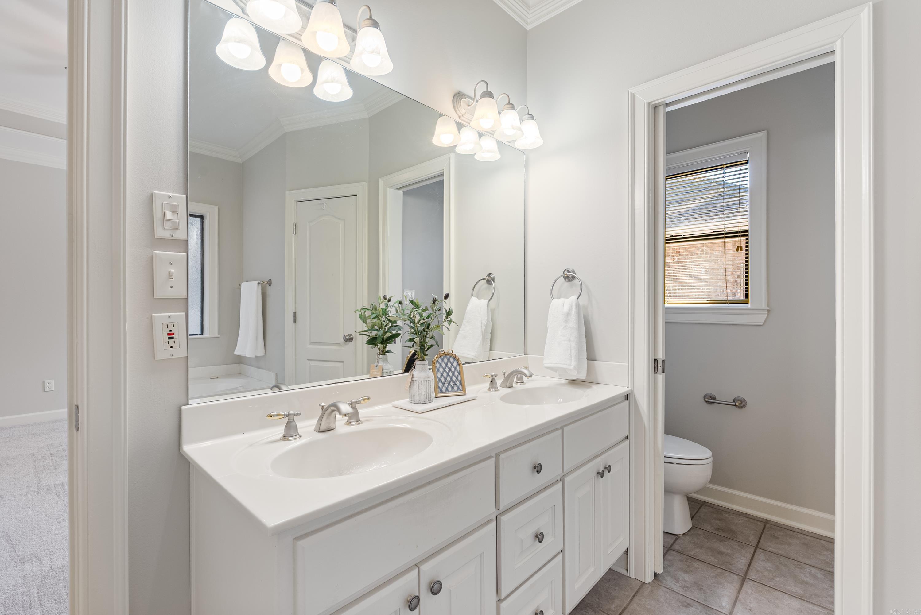 COUNTRY CLUB OF ARK THE - Residential