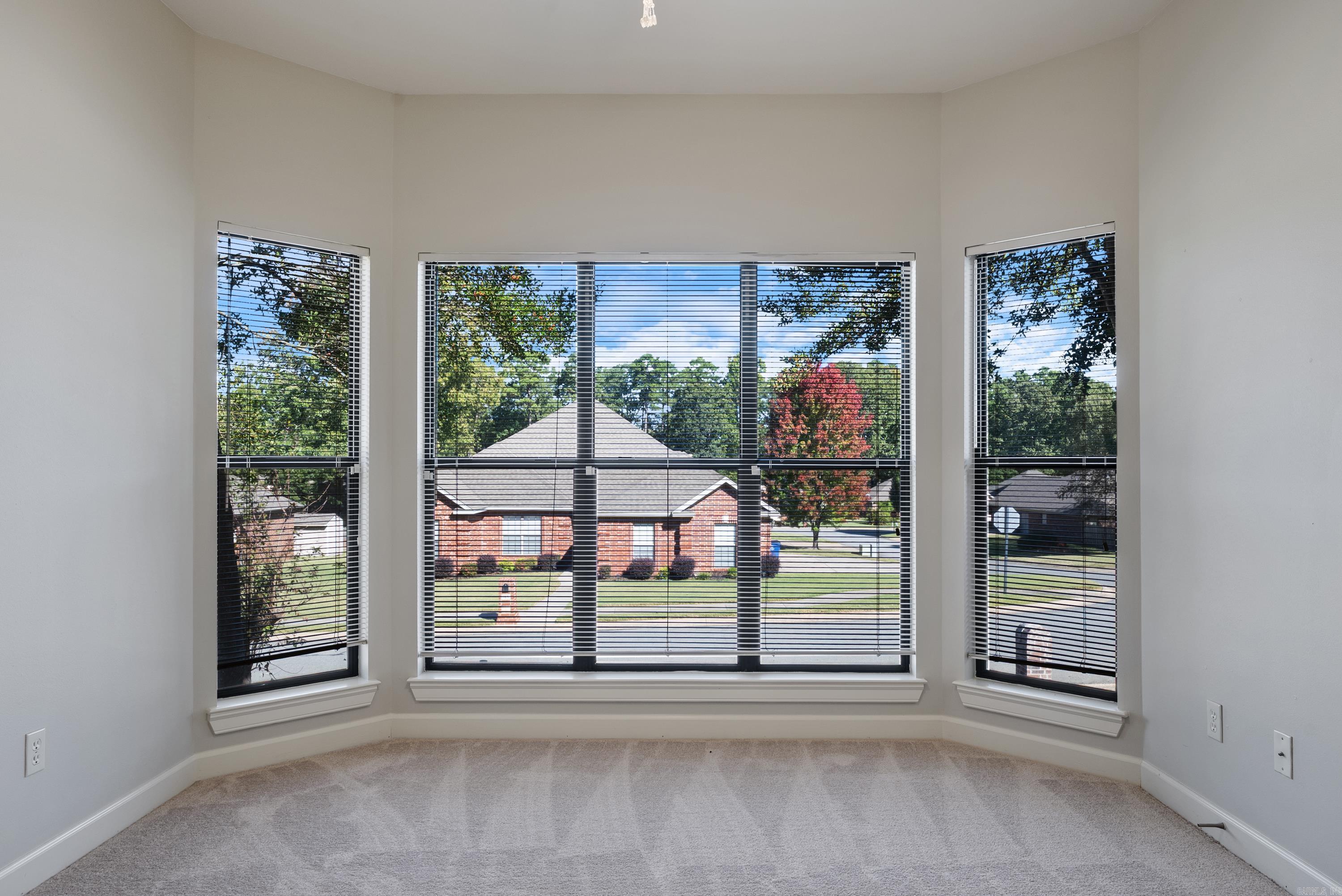 COUNTRY CLUB OF ARK THE - Residential