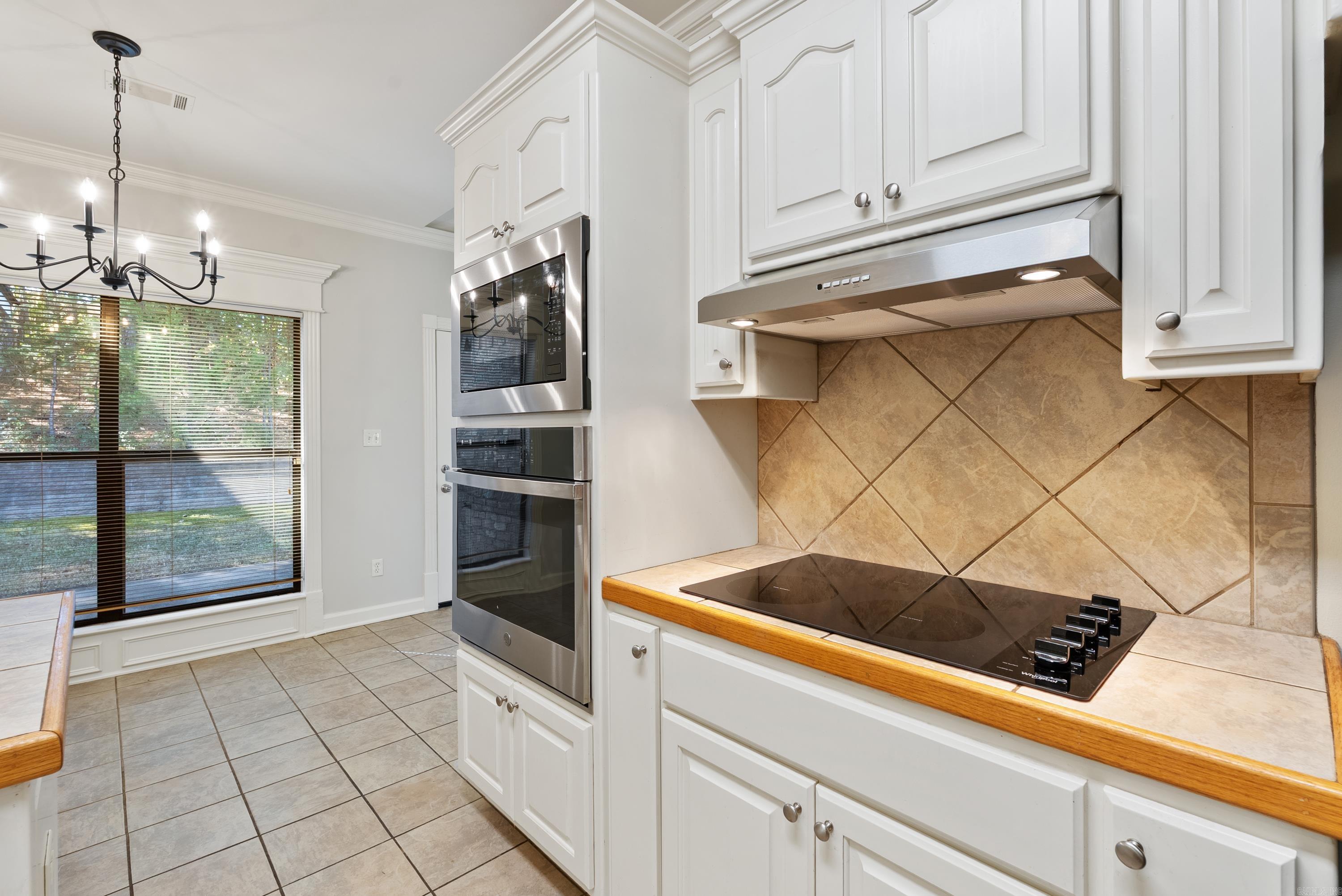 COUNTRY CLUB OF ARK THE - Residential