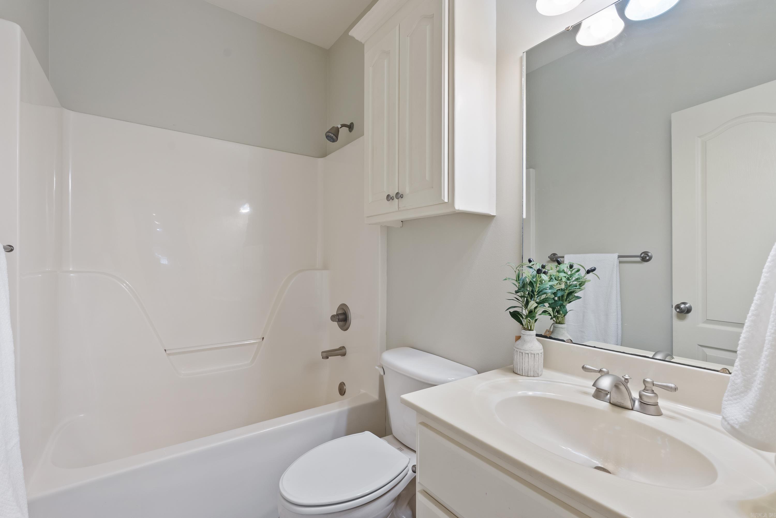 COUNTRY CLUB OF ARK THE - Residential