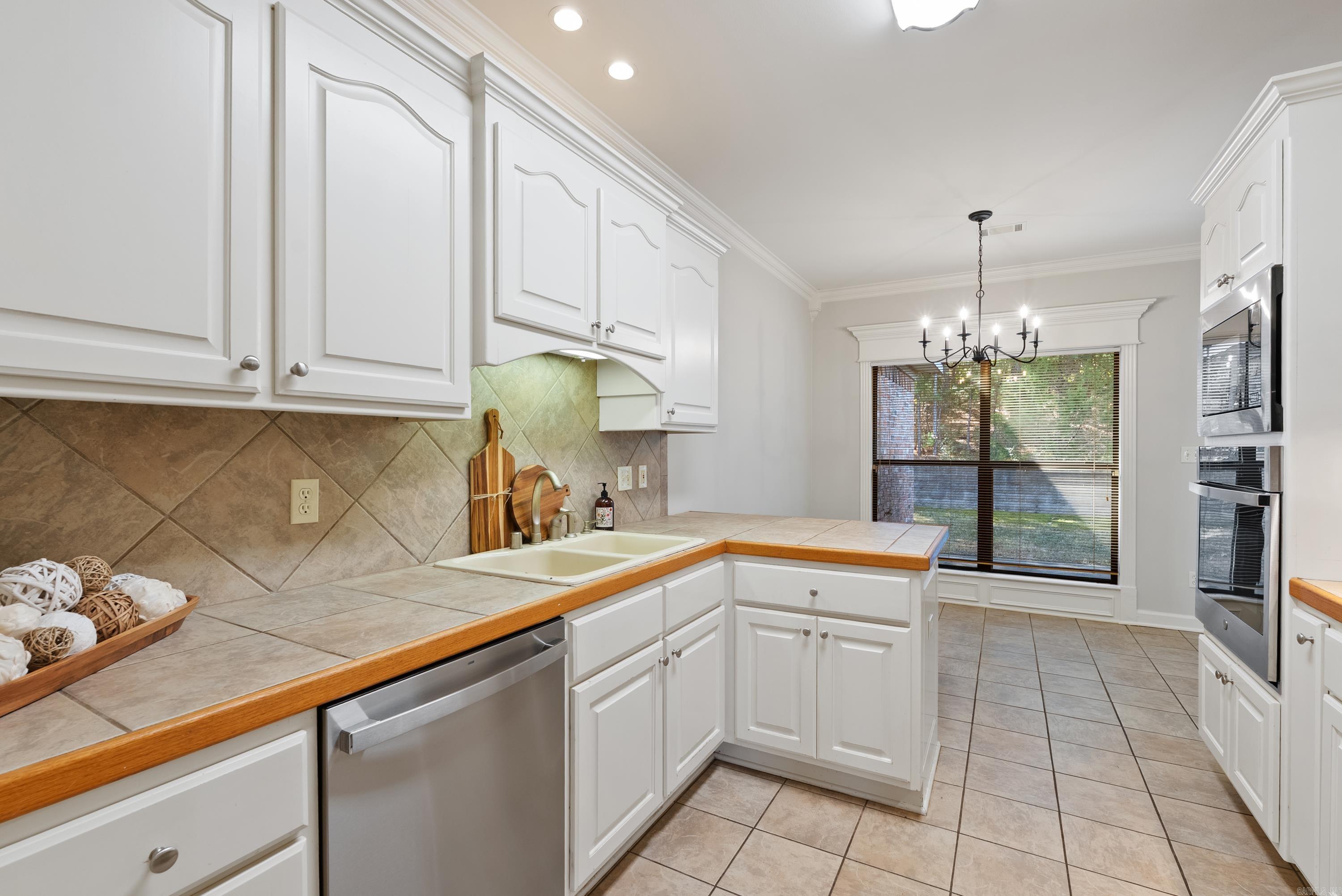 COUNTRY CLUB OF ARK THE - Residential