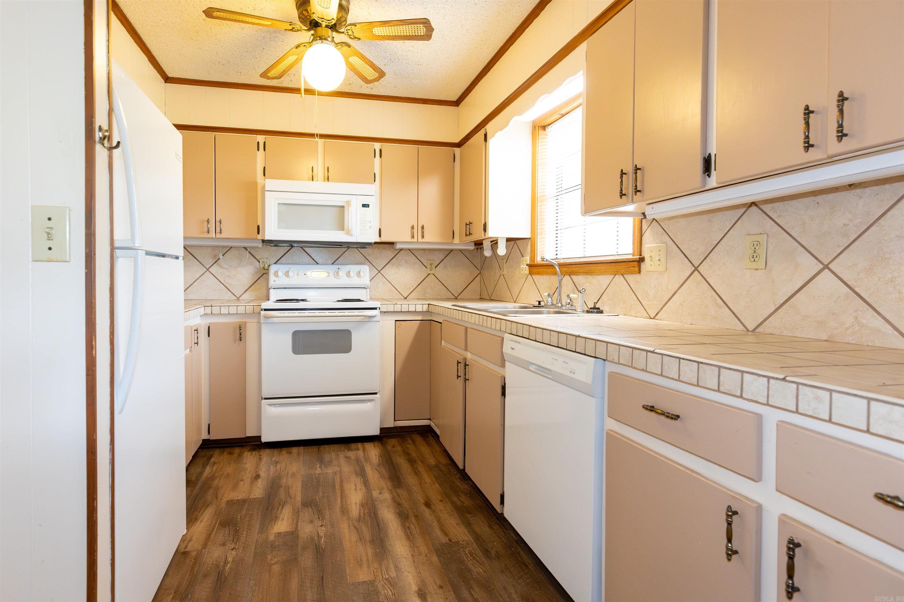 PERRYVILLE CITY ACREAGE - Residential