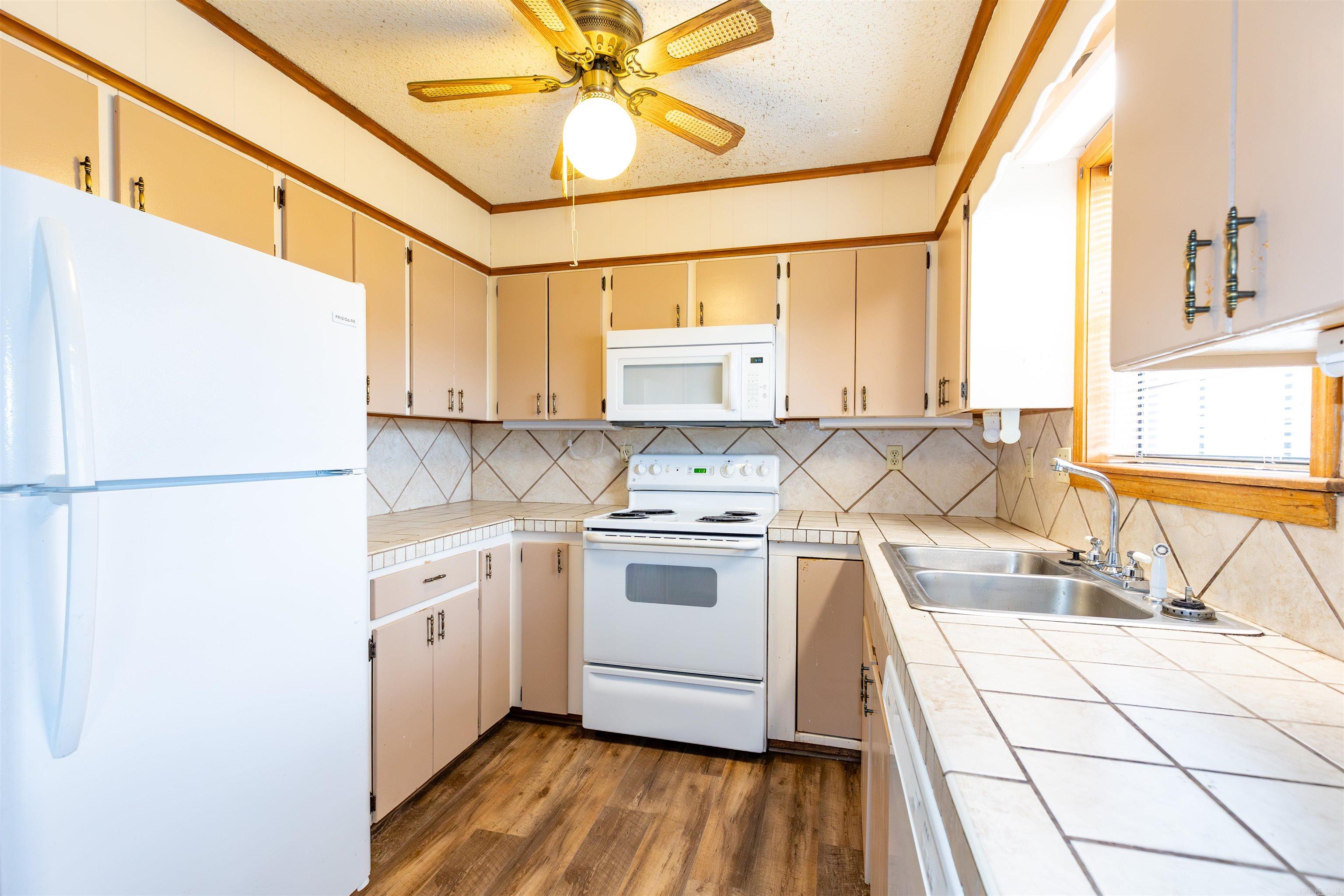PERRYVILLE CITY ACREAGE - Residential