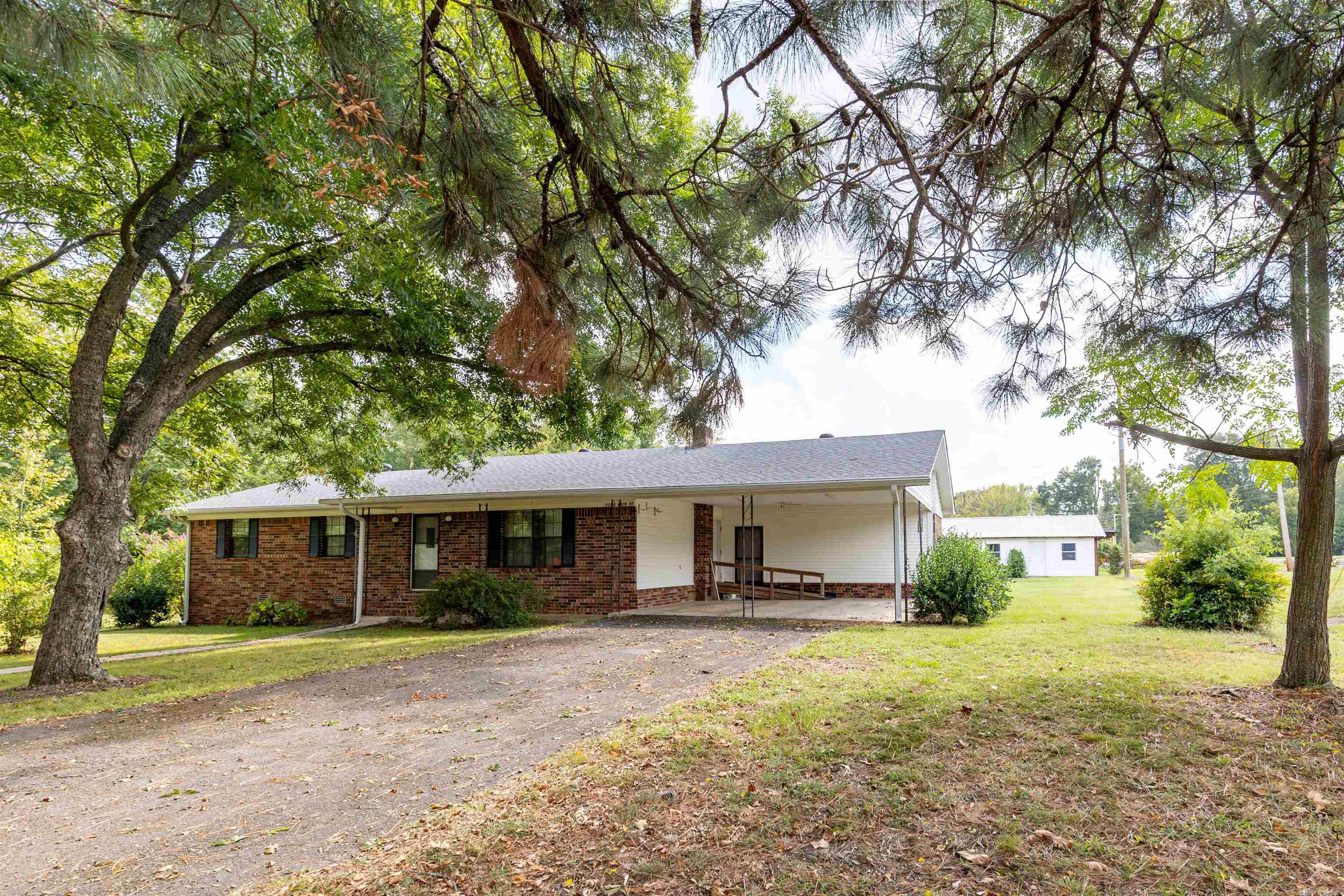 PERRYVILLE CITY ACREAGE - Residential