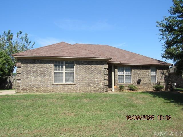 Well maintained 3-bedroom home sitting on an oversized corner lot! You will love the freshly painted interior throughout, vinyl plank & tile flooring throughout, 2-inch blinds throughout, split bedroom plan, large eat-in kitchen with all appliances including refrigerator, large walk-in pantry, separate laundry area with hook-ups, large walk-in closet in the primary suite, large open & covered patio in the fully fenced yard, side entry 2-car garage, and much more! Vilonia Schools, but a Conway Address. Available Now. No Pets Allowed! ***PLEASE NOTE WE DO NOT ADVERTISE ON CRAIGSLIST OR FACEBOOK. ANY LISTING OF OURS SEEN IS A SCAM!!!***
